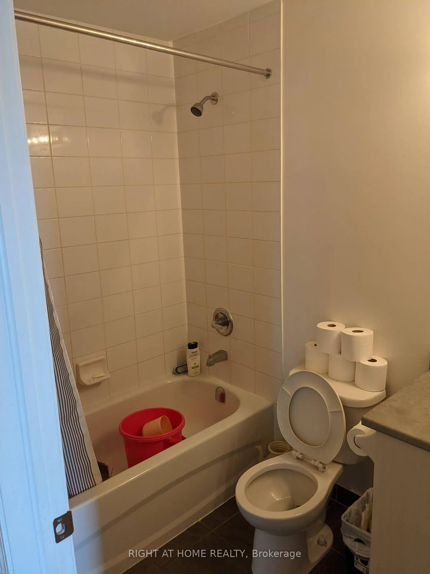 Photo 5 of Unit 104, 54 Sky Harbour Drive, Brampton, Bram West — HOMEH