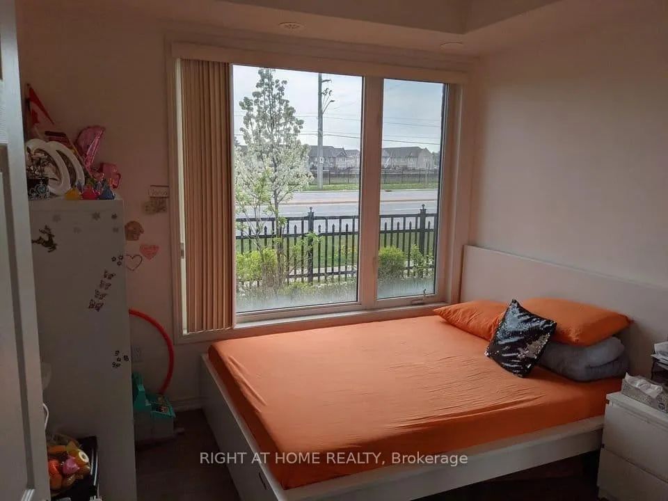 Photo 11 of Unit 104, 54 Sky Harbour Drive, Brampton, Bram West — HOMEH