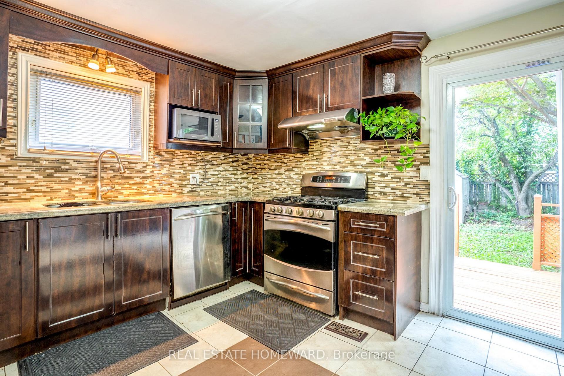 Photo 7 of 231 Donlands Avenue, Toronto, Danforth Village-East York — HOMEH