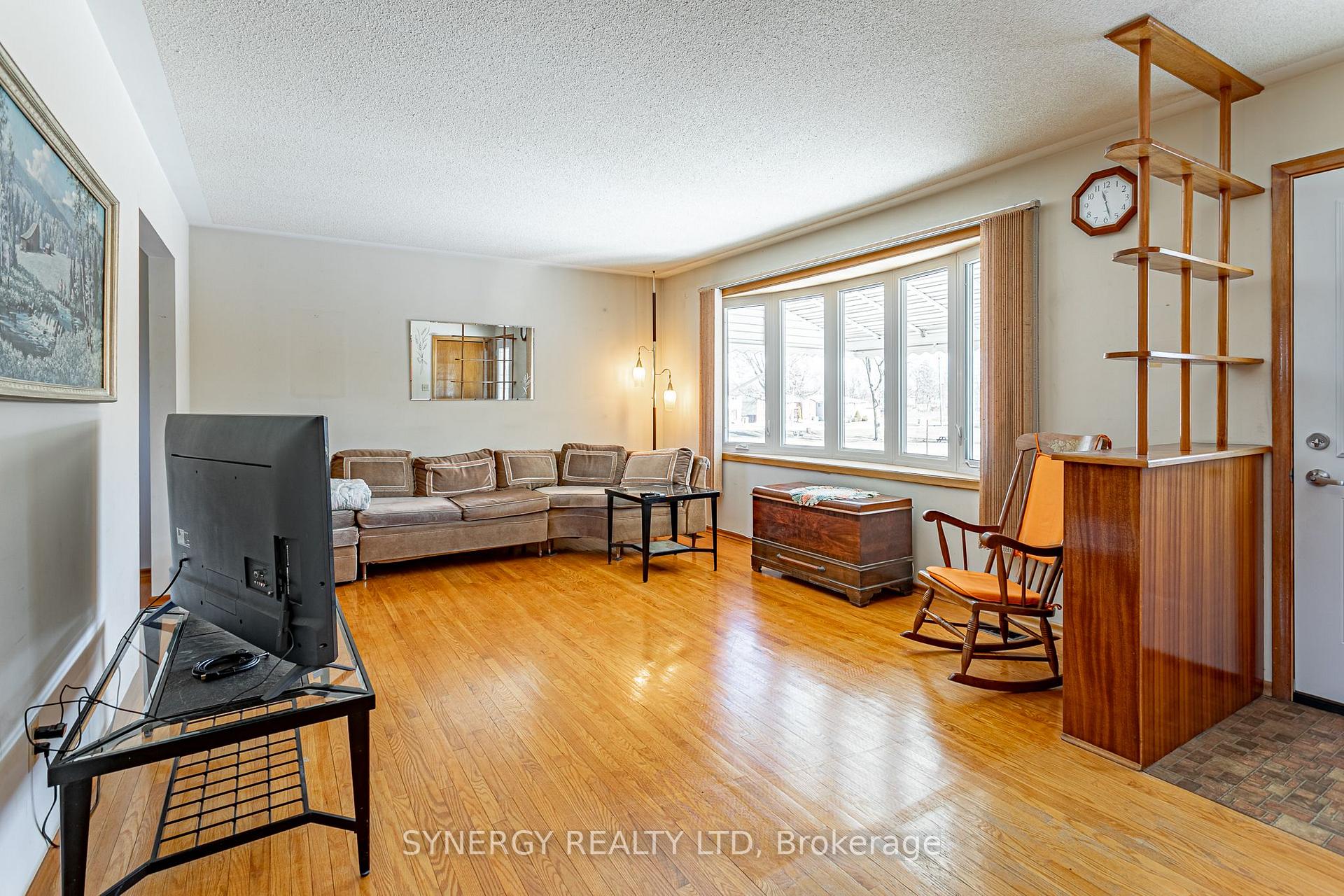 Photo 4 of 272 Frances Street, Strathroy-Caradoc, SE — HOMEH