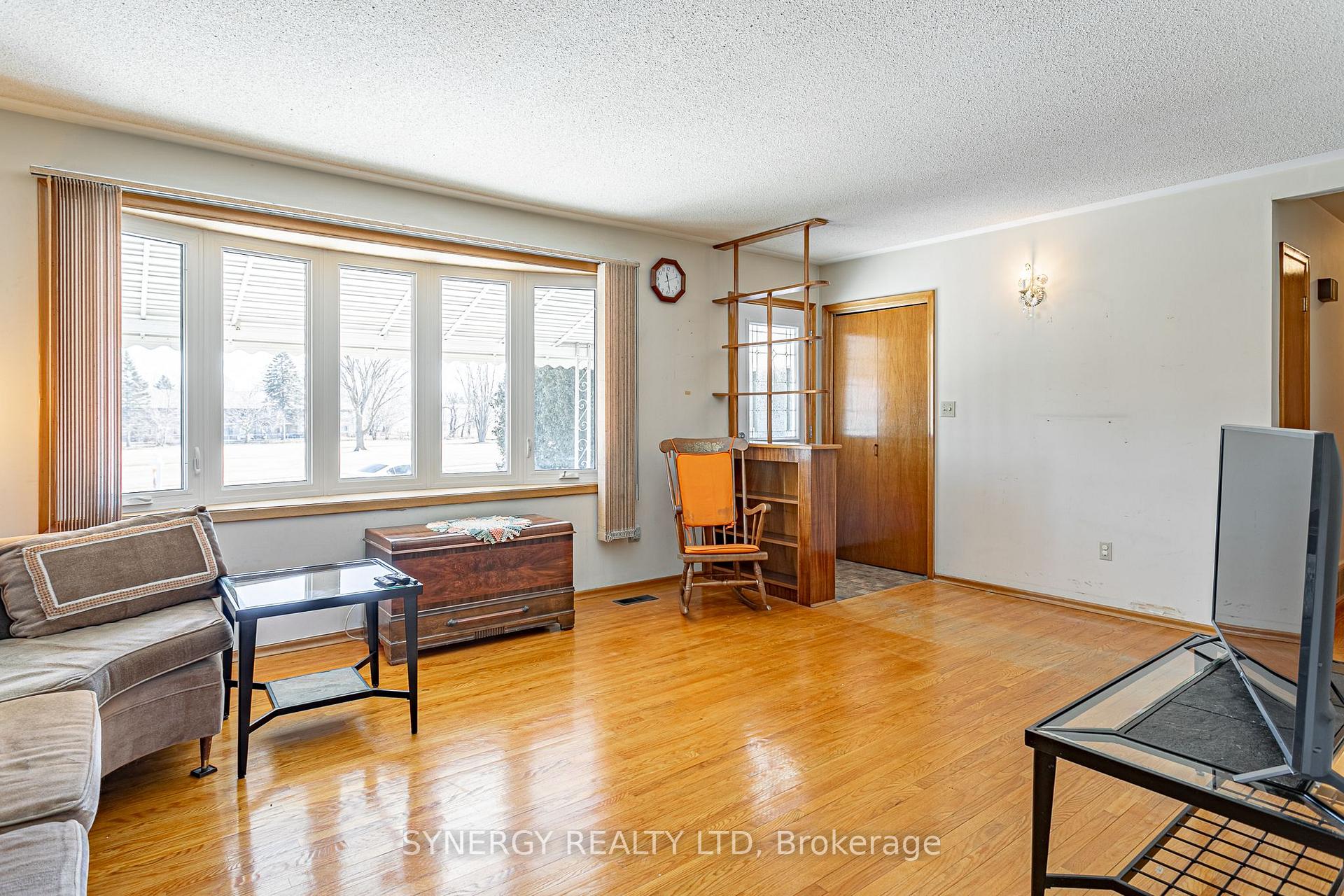 Photo 5 of 272 Frances Street, Strathroy-Caradoc, SE — HOMEH