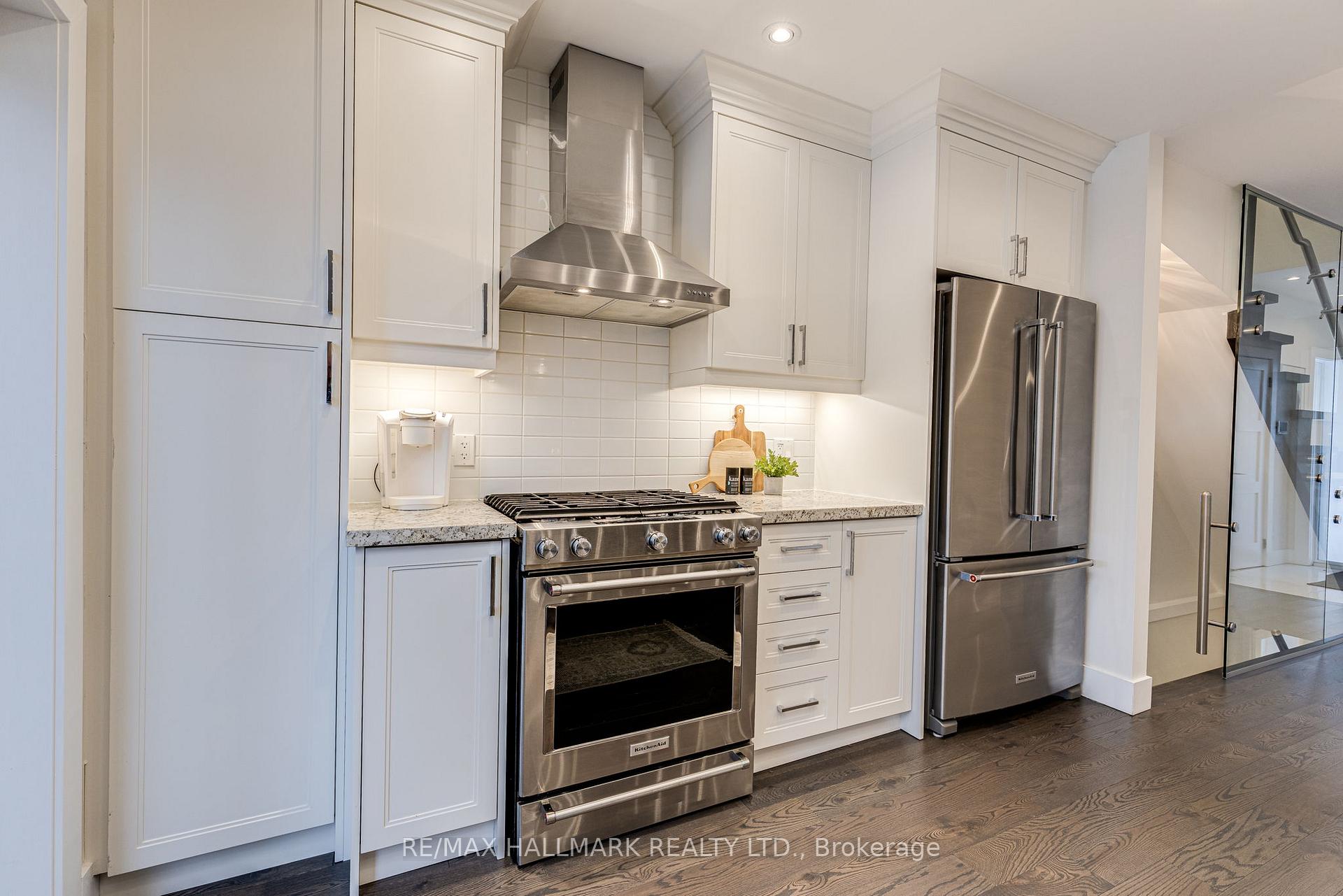 Photo 13 of 1532 Mount Pleasant Road, Toronto, Lawrence Park North — HOMEH
