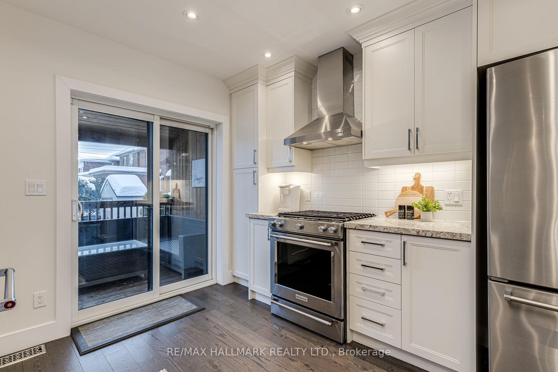 Photo 15 of 1532 Mount Pleasant Road, Toronto, Lawrence Park North — HOMEH