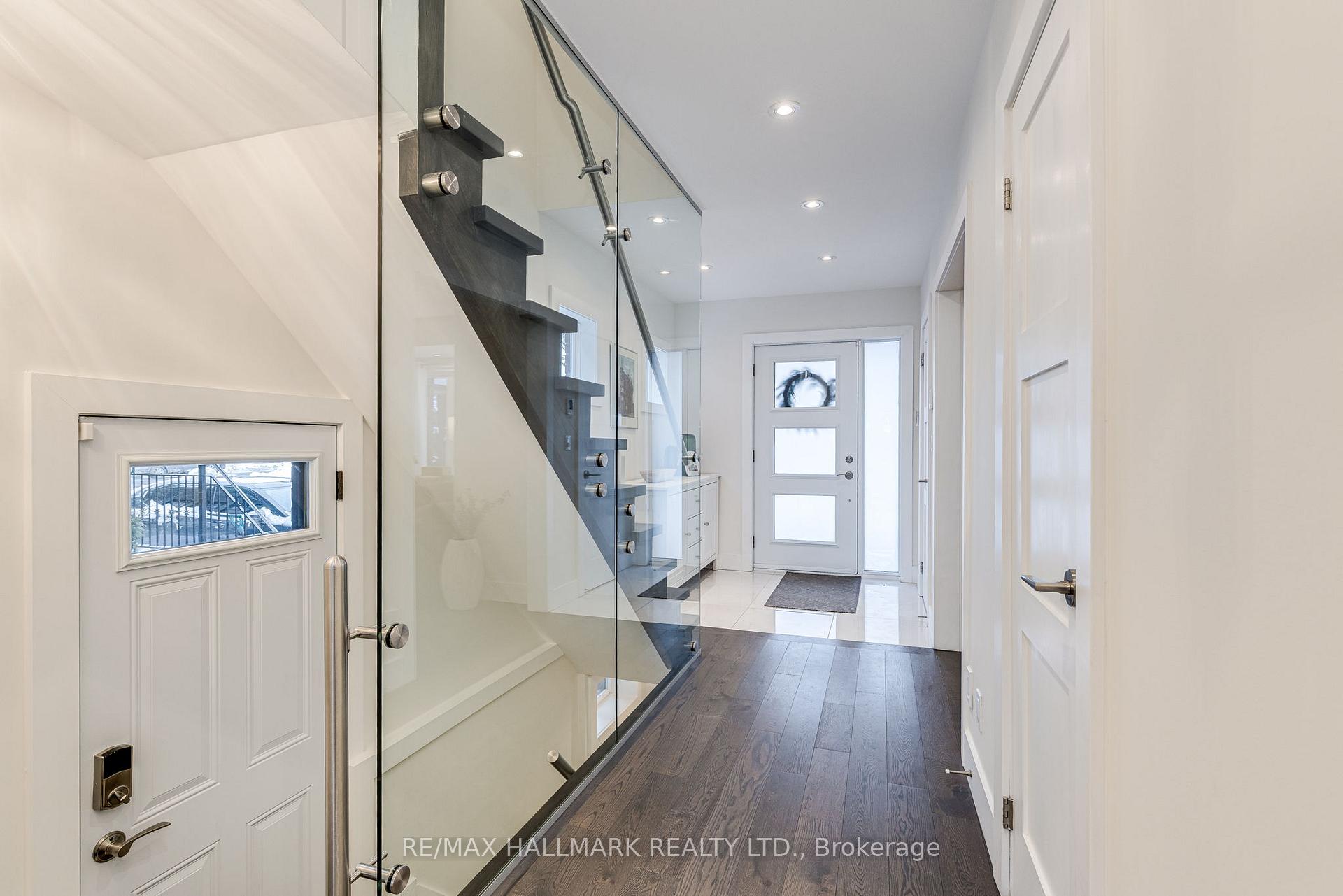 Photo 17 of 1532 Mount Pleasant Road, Toronto, Lawrence Park North — HOMEH