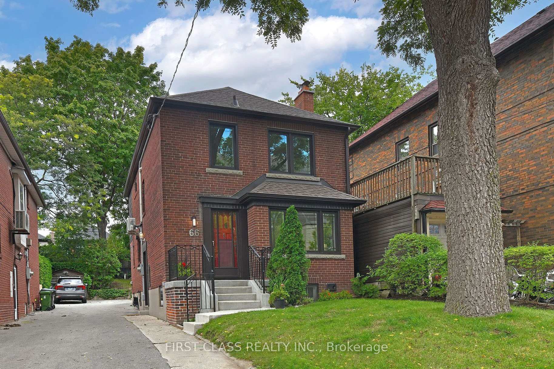 Front of 66 Willowbank Boulevard