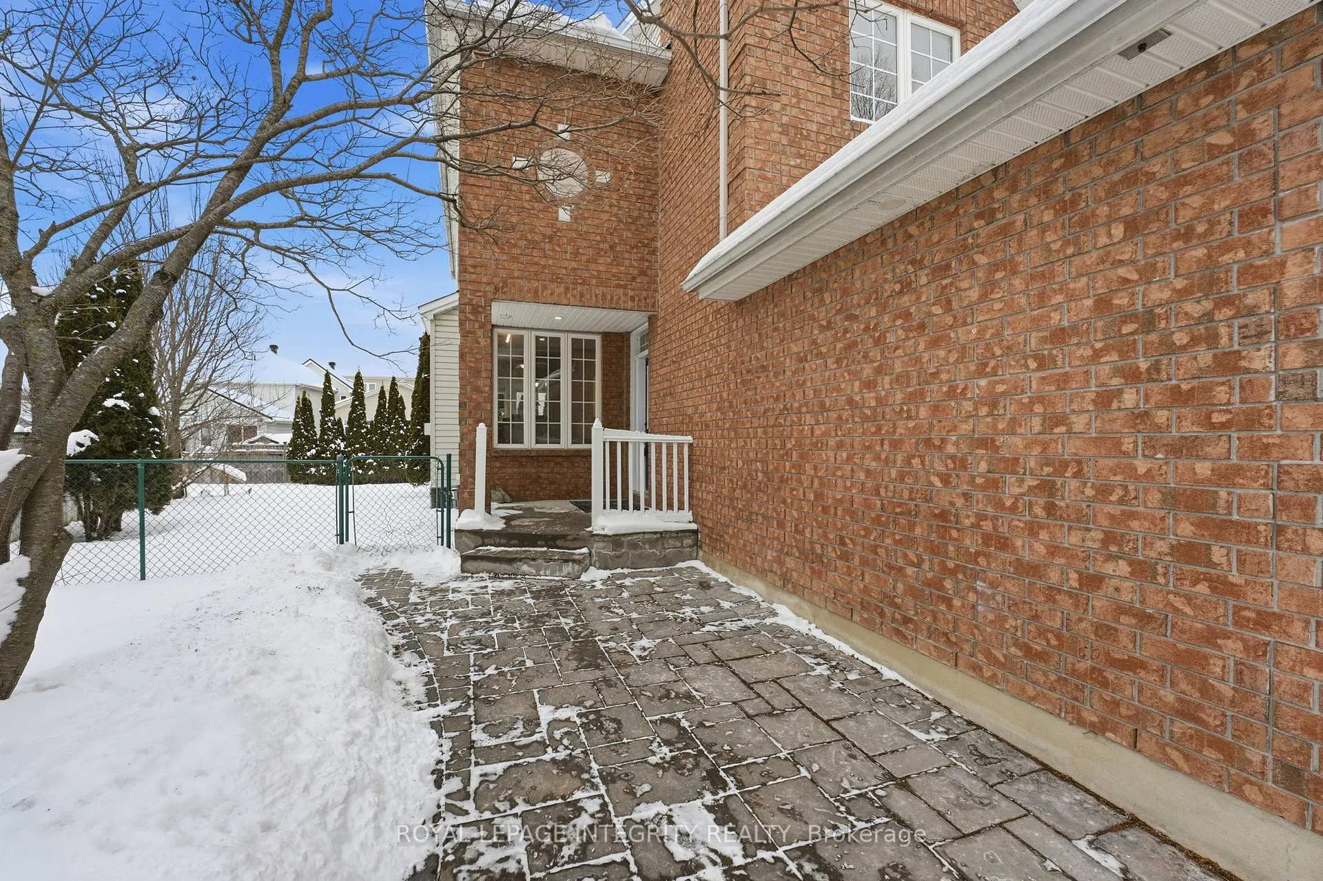 Photo 5 of 37 Eagleview Street, Ottawa, Kanata - Emerald Meadows/Trailwest — HOMEH