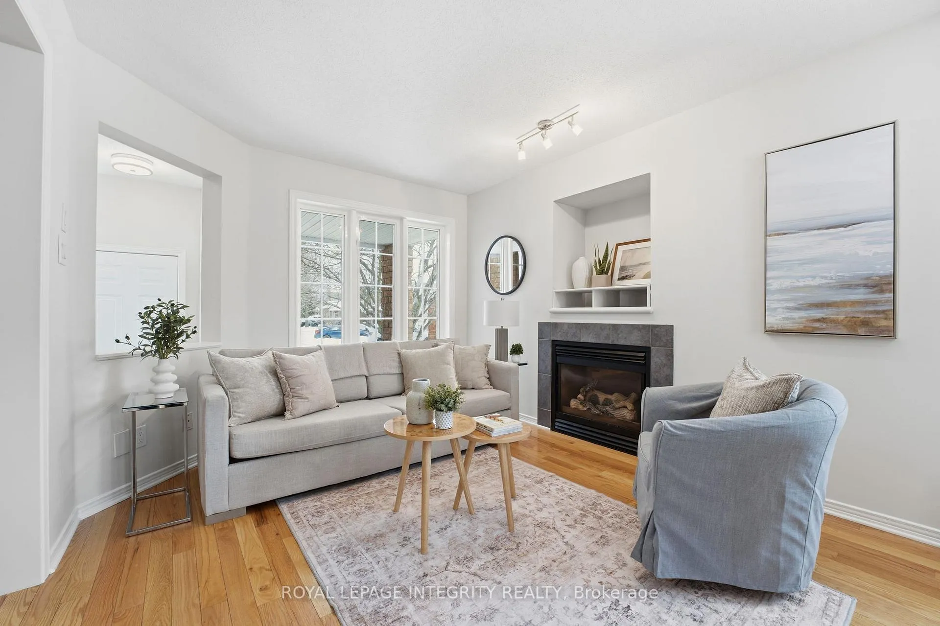 Photo 11 of 37 Eagleview Street, Ottawa, Kanata - Emerald Meadows/Trailwest — HOMEH