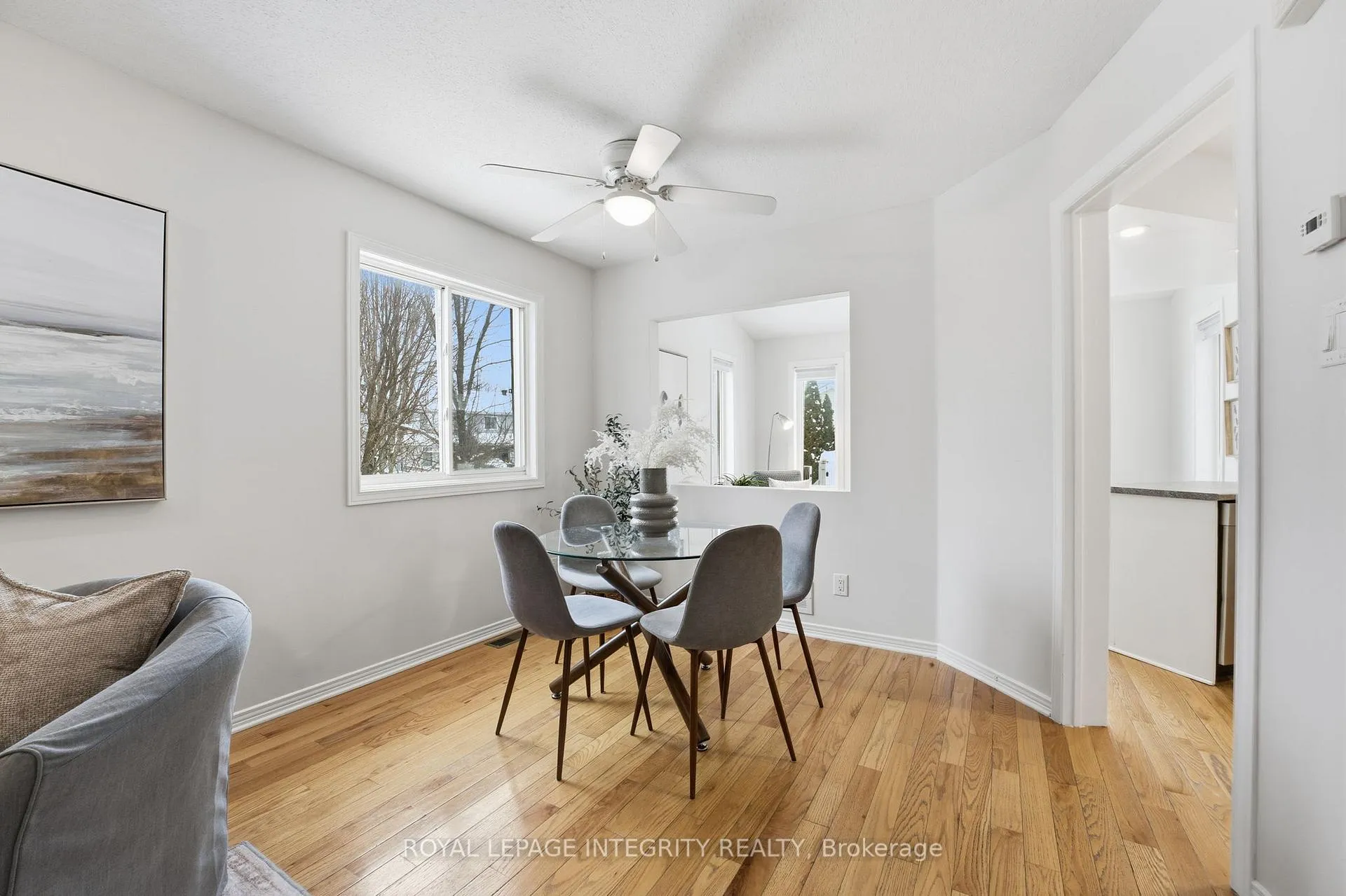 Photo 16 of 37 Eagleview Street, Ottawa, Kanata - Emerald Meadows/Trailwest — HOMEH