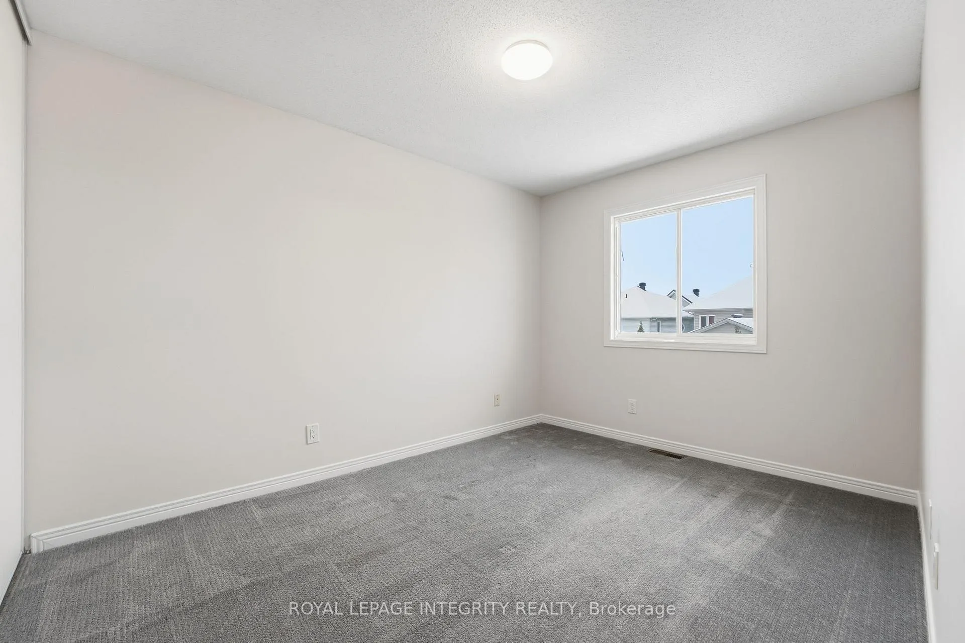 Photo 35 of 37 Eagleview Street, Ottawa, Kanata - Emerald Meadows/Trailwest — HOMEH