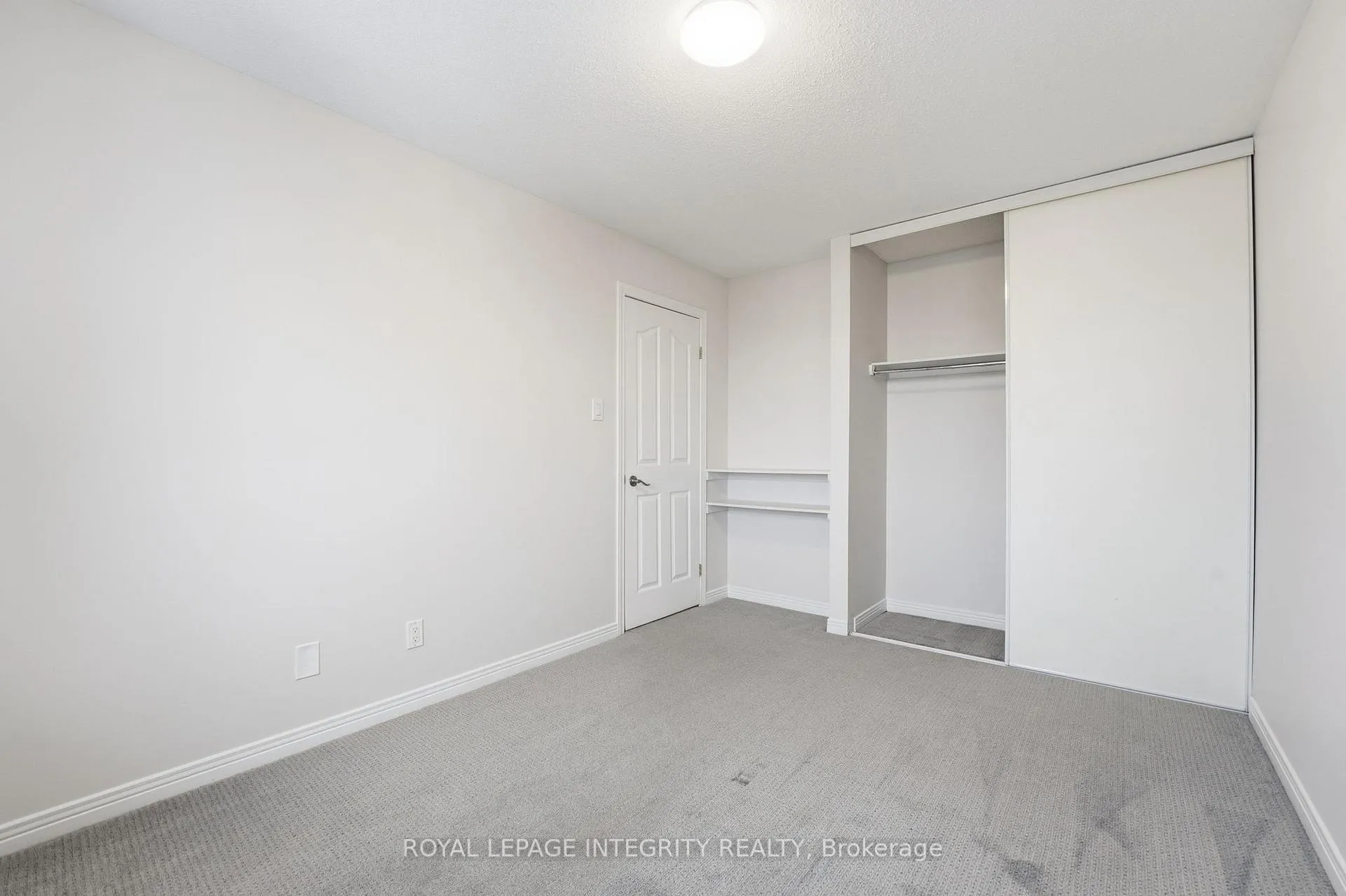 Photo 36 of 37 Eagleview Street, Ottawa, Kanata - Emerald Meadows/Trailwest — HOMEH