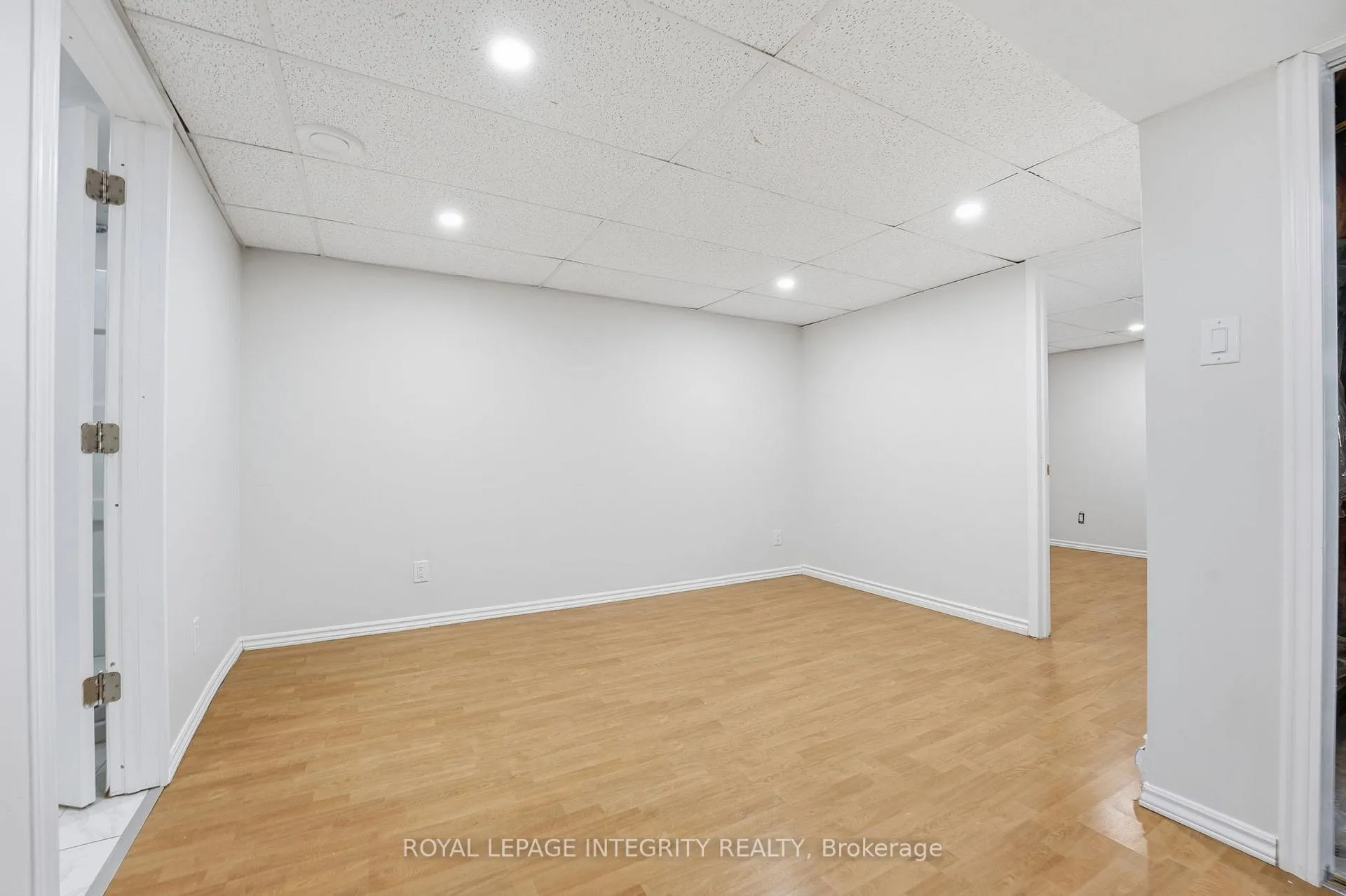 Photo 38 of 37 Eagleview Street, Ottawa, Kanata - Emerald Meadows/Trailwest — HOMEH