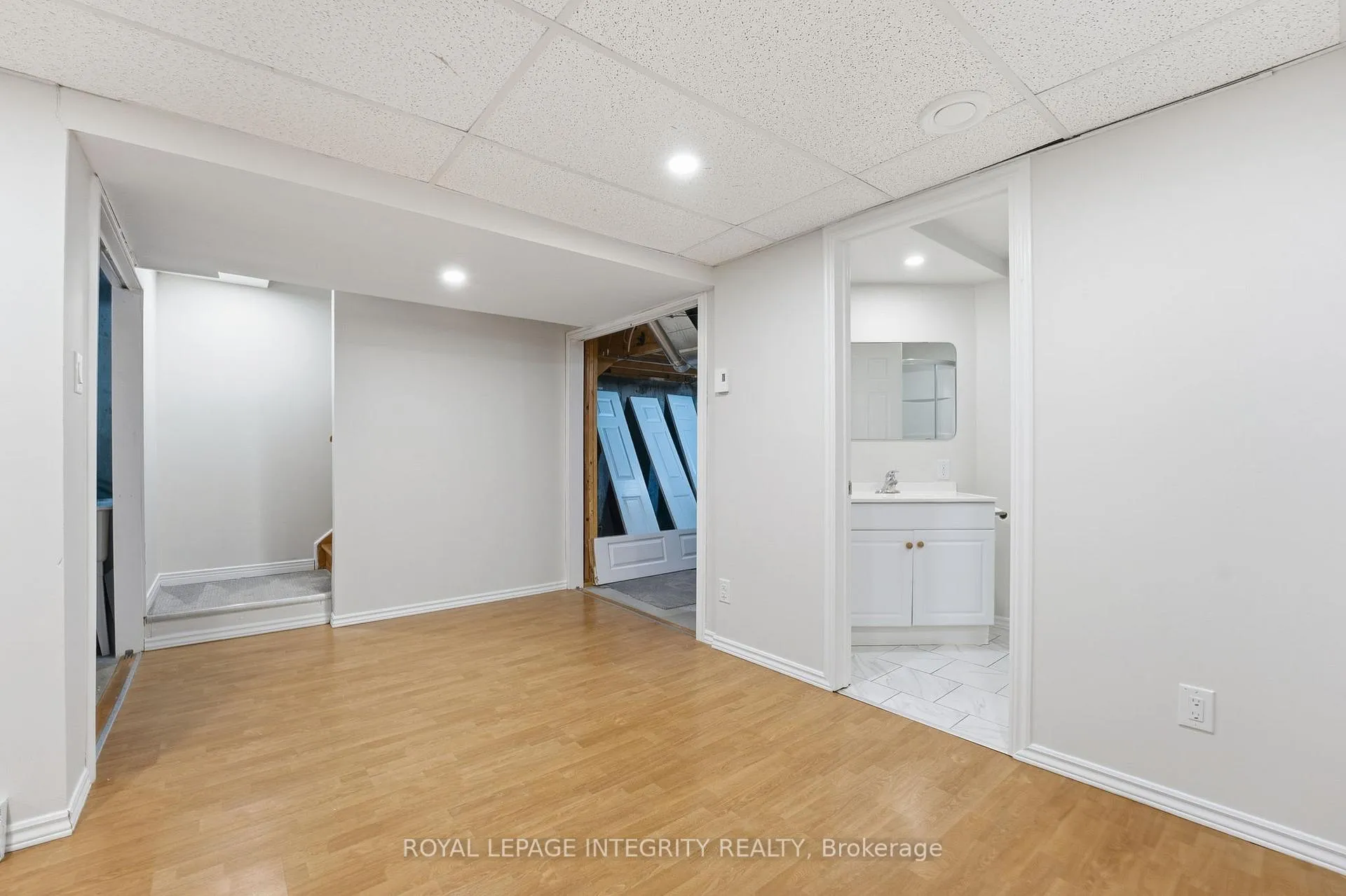 Photo 39 of 37 Eagleview Street, Ottawa, Kanata - Emerald Meadows/Trailwest — HOMEH