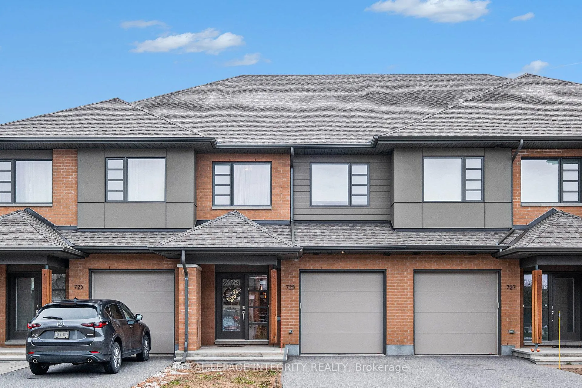 Front of 725 Guardian Grove