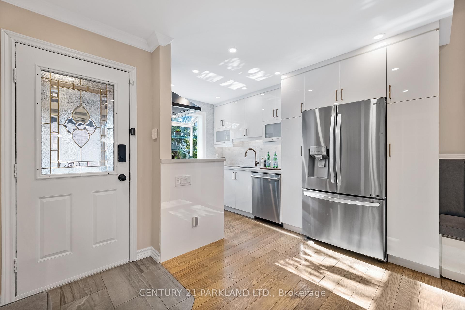 Photo 3 of 56 Torbrick Road, Toronto, Greenwood-Coxwell — HOMEH