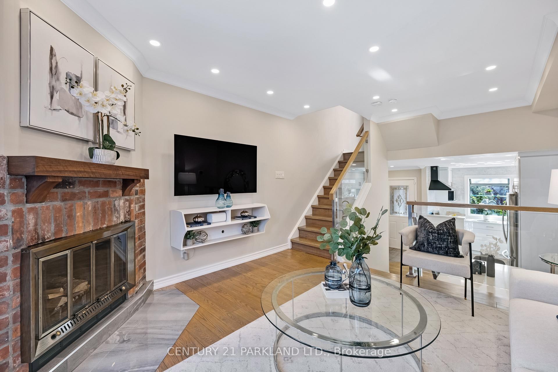 Photo 10 of 56 Torbrick Road, Toronto, Greenwood-Coxwell — HOMEH