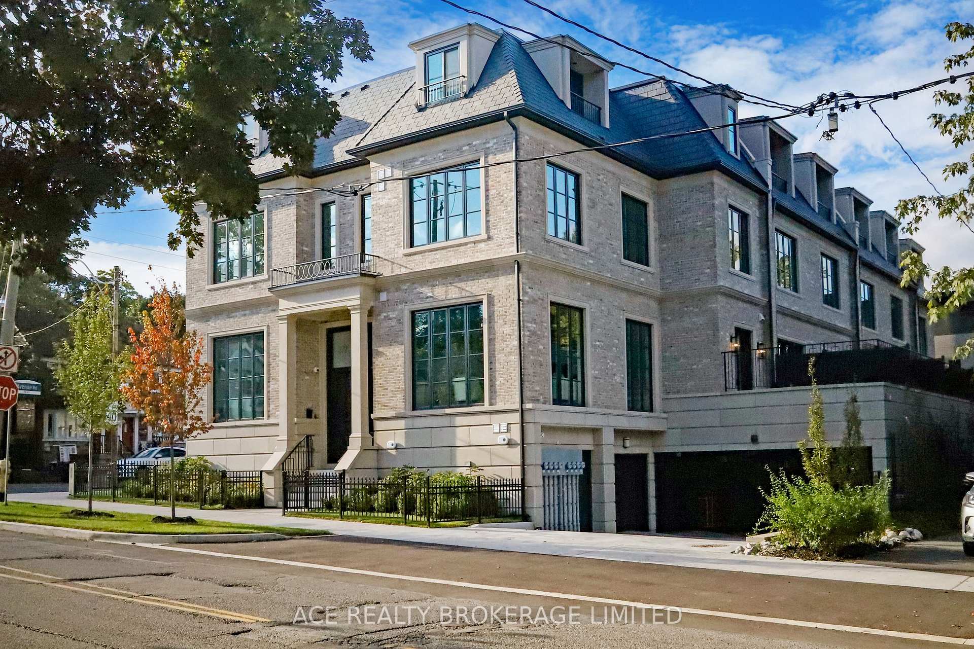 Photo 30 of 370 Briar Hill Avenue, Toronto, Lawrence Park South — HOMEH