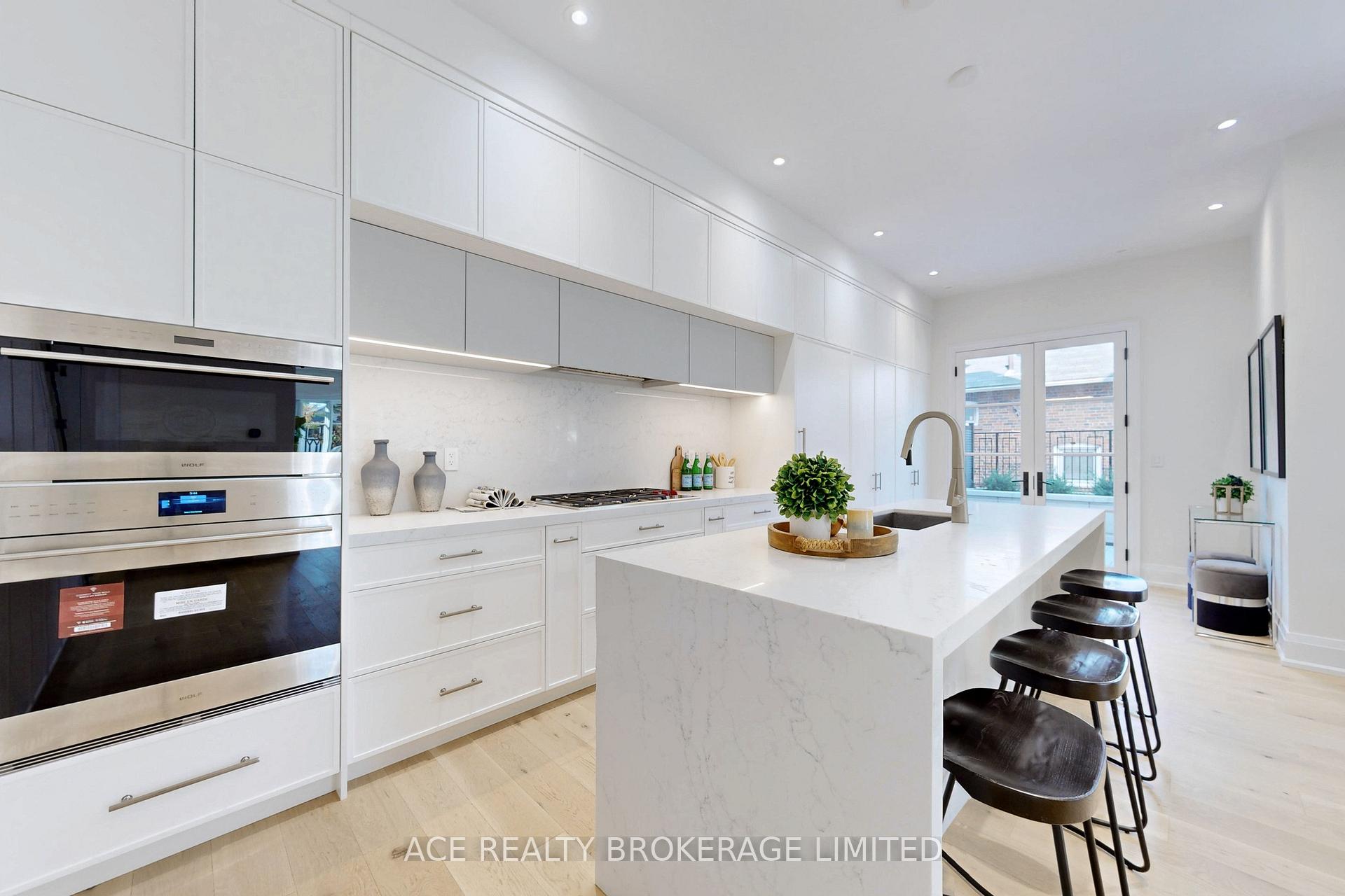 Photo 3 of 370 Briar Hill Avenue, Toronto, Lawrence Park South — HOMEH