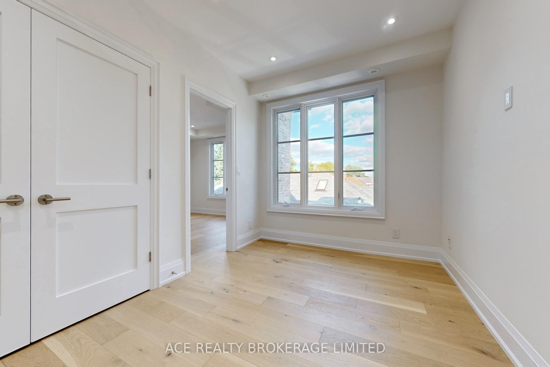 Photo 10 of 370 Briar Hill Avenue, Toronto, Lawrence Park South — HOMEH