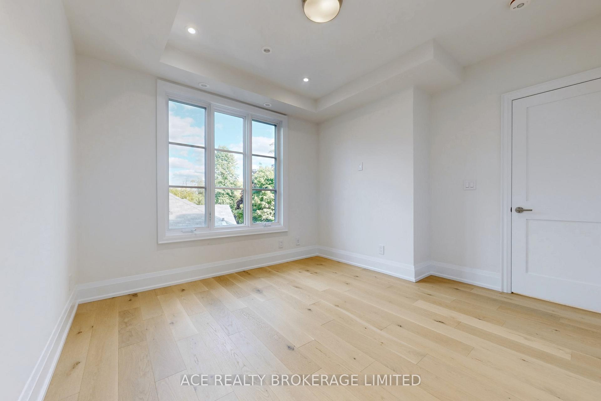 Photo 8 of 370 Briar Hill Avenue, Toronto, Lawrence Park South — HOMEH