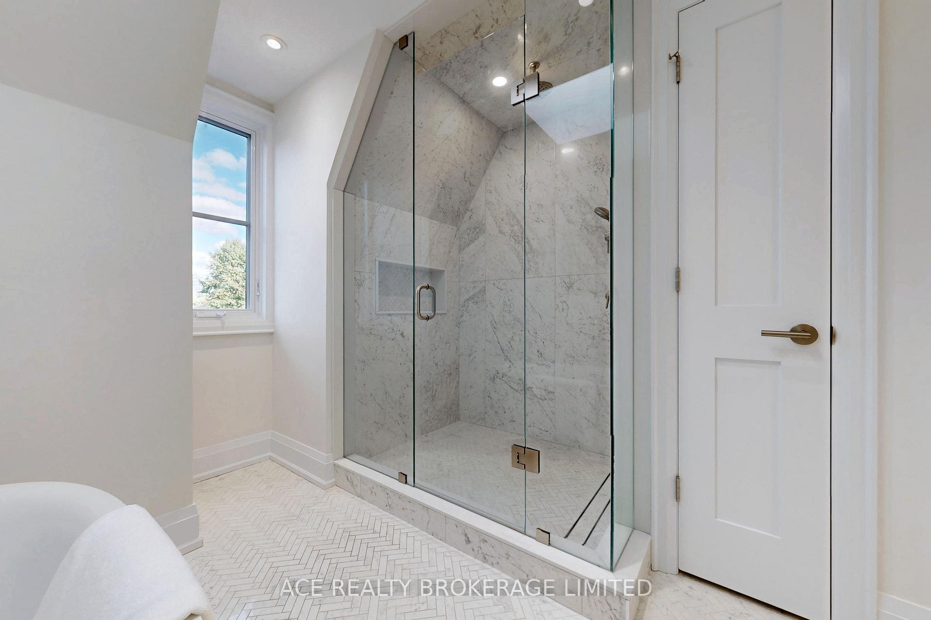Photo 15 of 370 Briar Hill Avenue, Toronto, Lawrence Park South — HOMEH