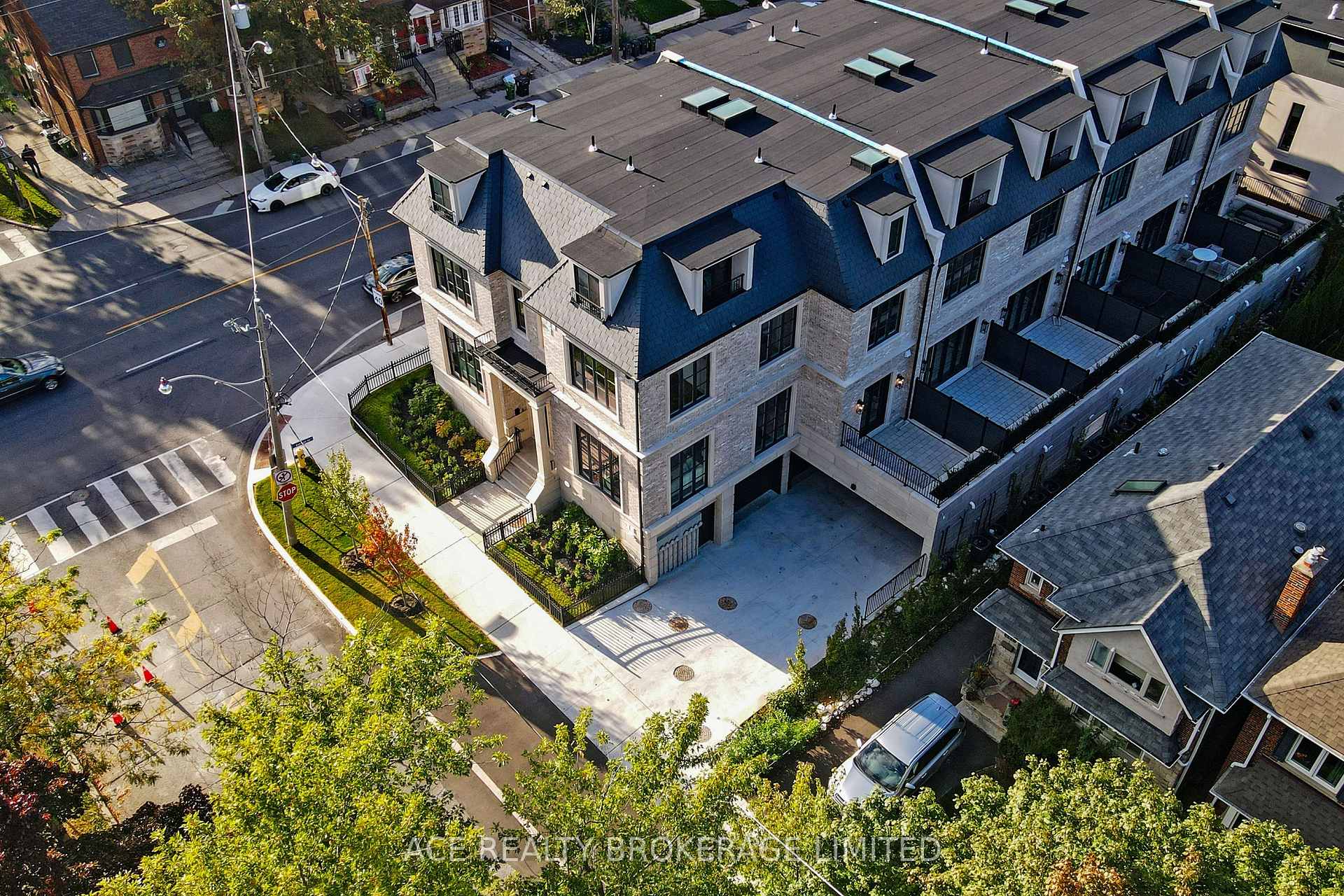 Photo 23 of 370 Briar Hill Avenue, Toronto, Lawrence Park South — HOMEH