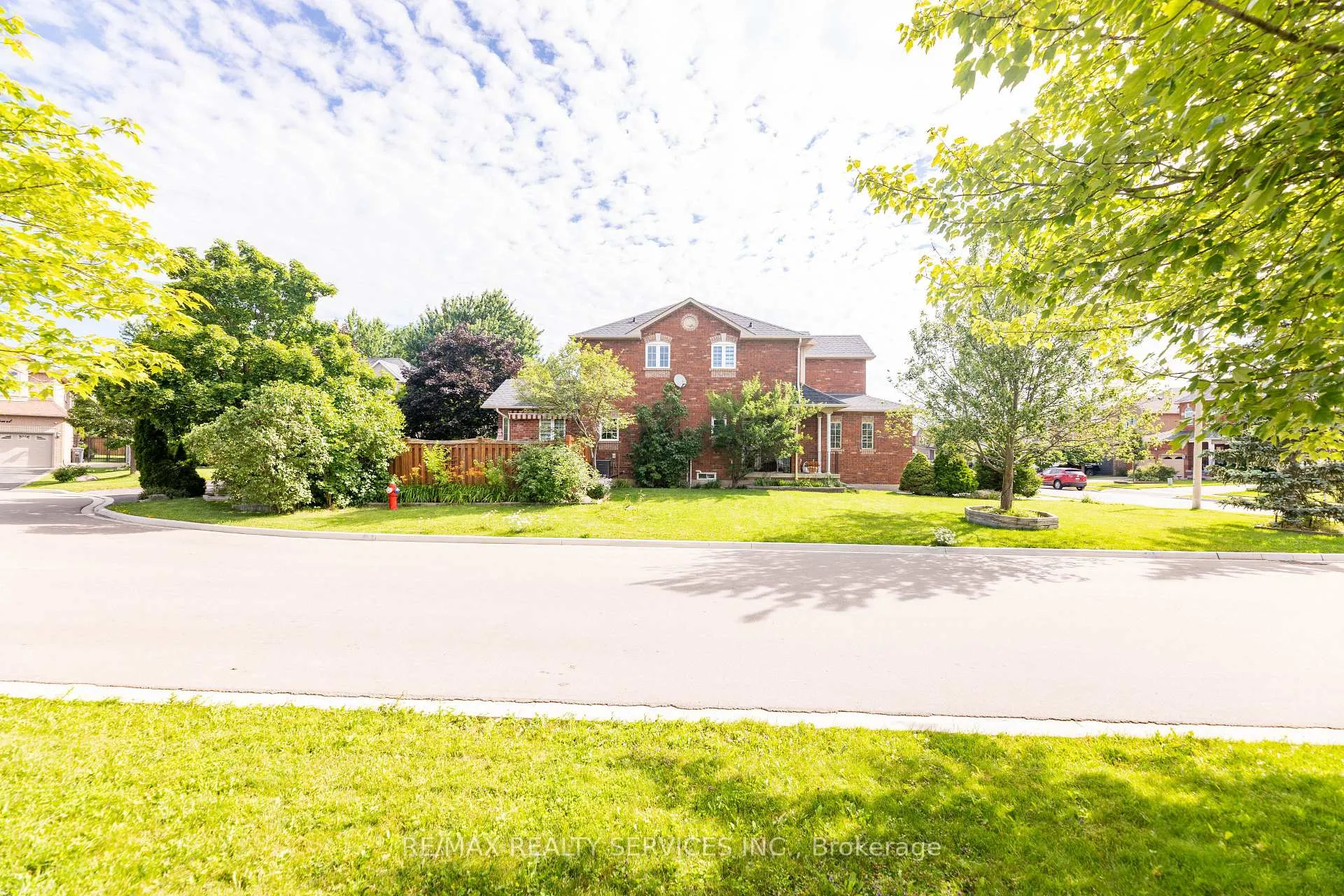 Photo 6 of 1 Daisy Court, Brampton, Snelgrove — HOMEH
