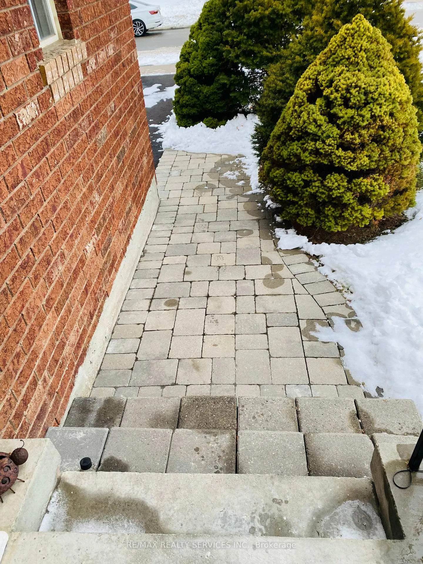 Photo 8 of 1 Daisy Court, Brampton, Snelgrove — HOMEH