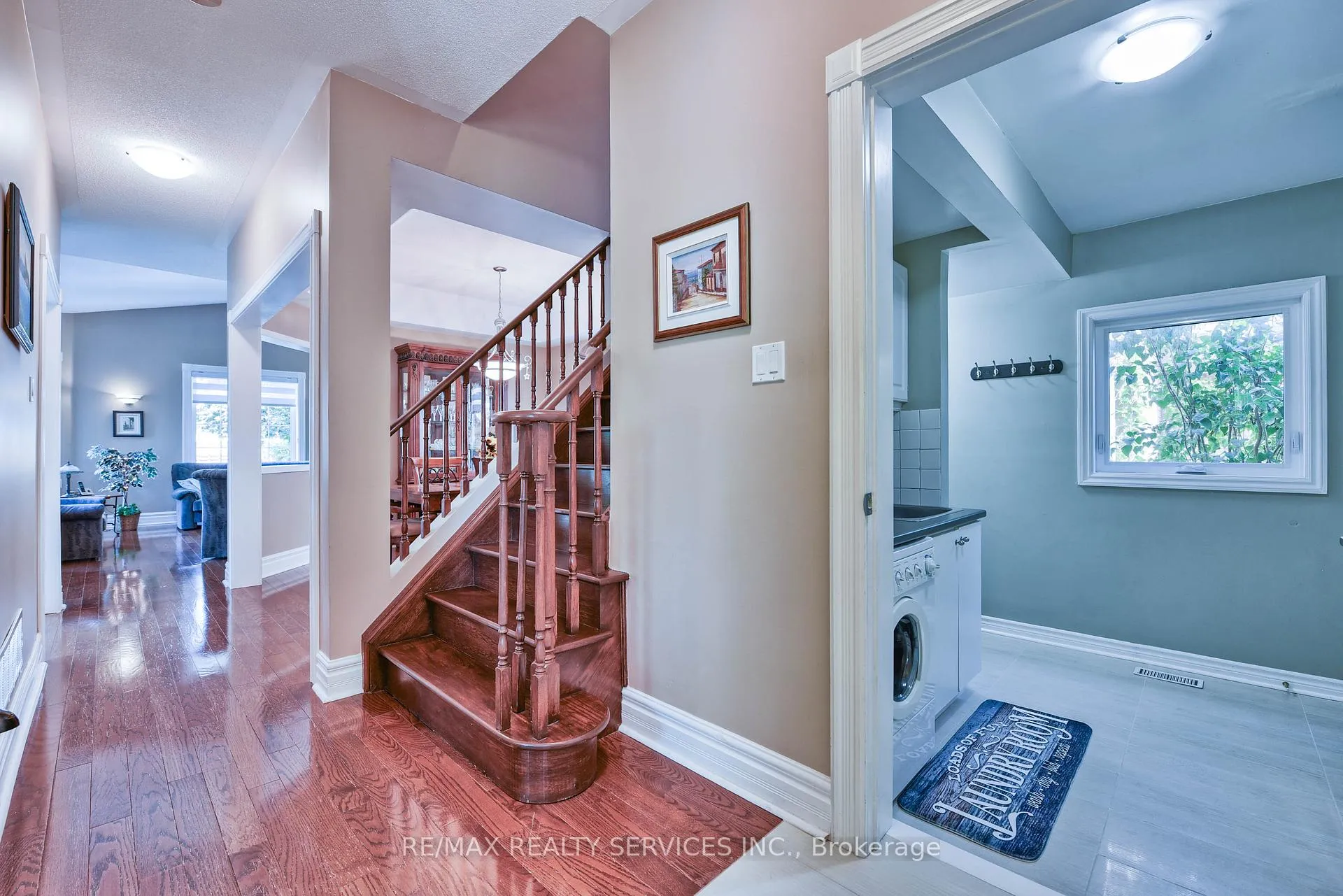 Photo 14 of 1 Daisy Court, Brampton, Snelgrove — HOMEH