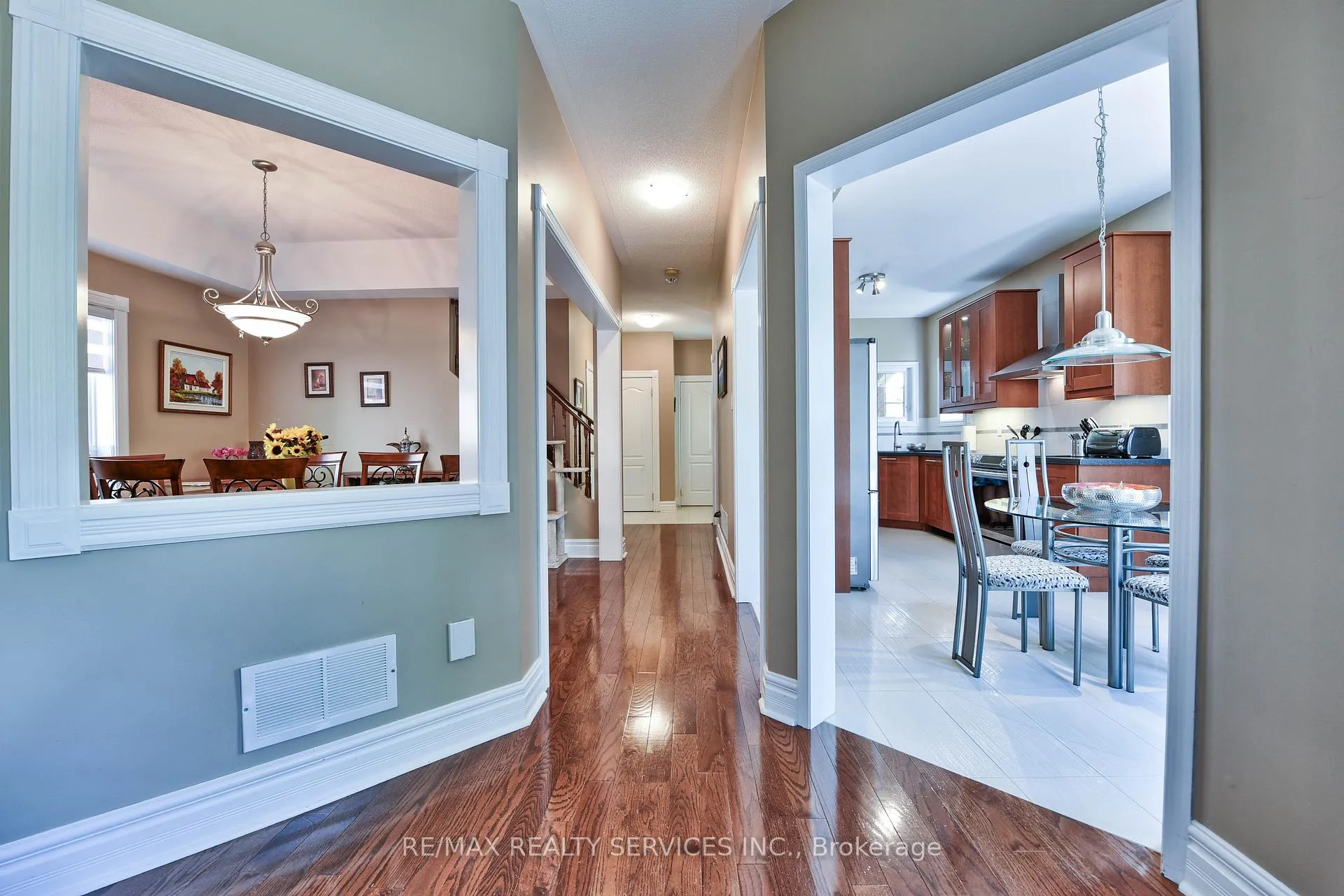 Photo 15 of 1 Daisy Court, Brampton, Snelgrove — HOMEH