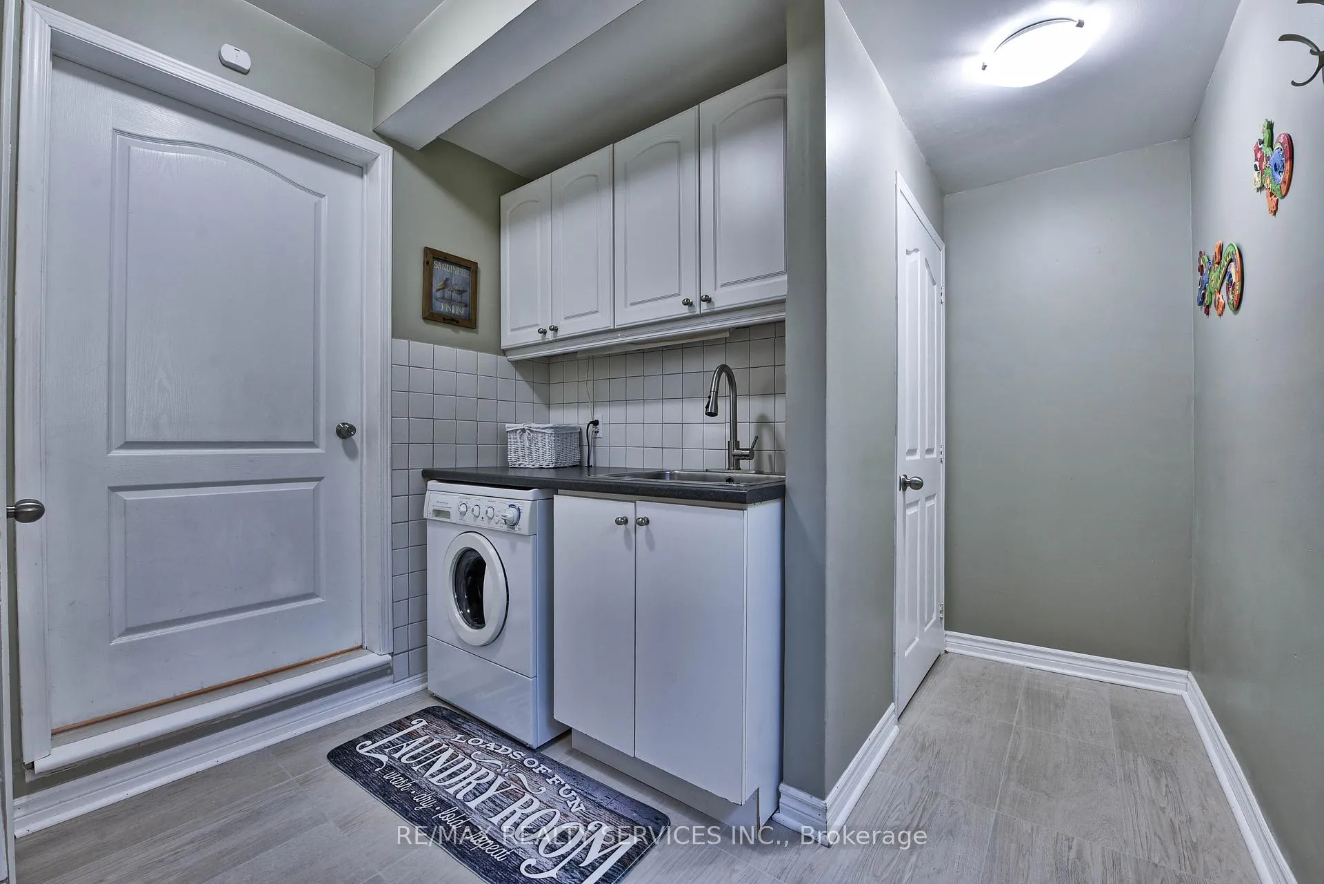 Photo 22 of 1 Daisy Court, Brampton, Snelgrove — HOMEH