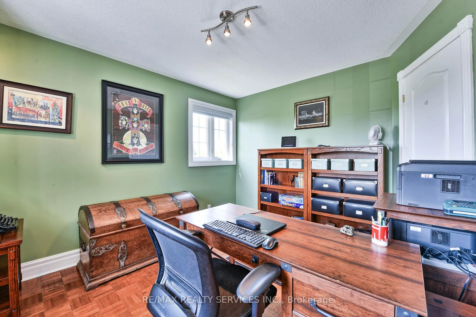 Photo 31 of 1 Daisy Court, Brampton, Snelgrove — HOMEH