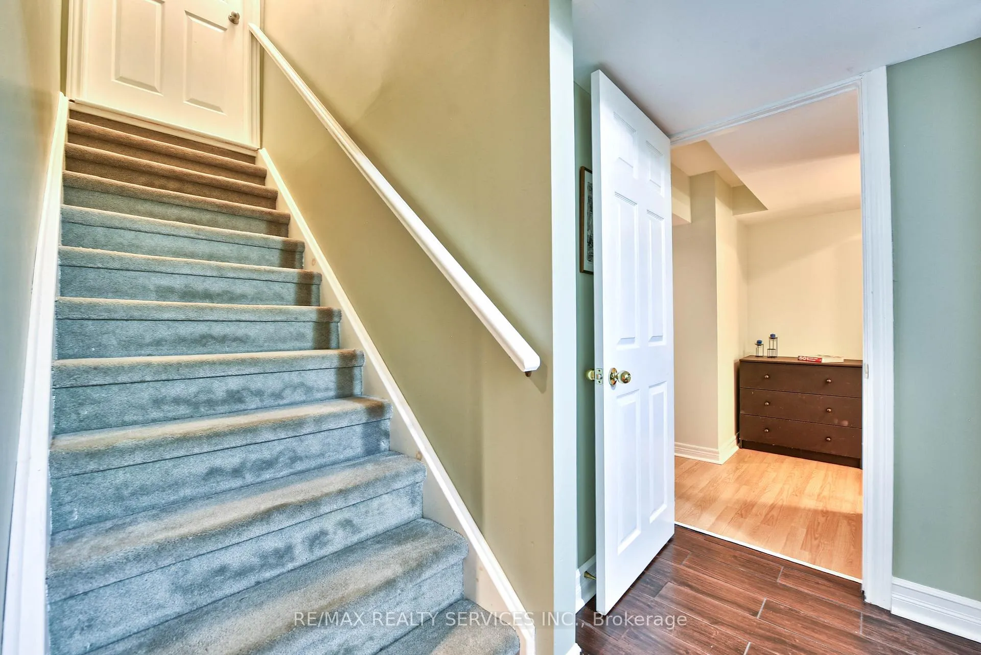 Photo 35 of 1 Daisy Court, Brampton, Snelgrove — HOMEH
