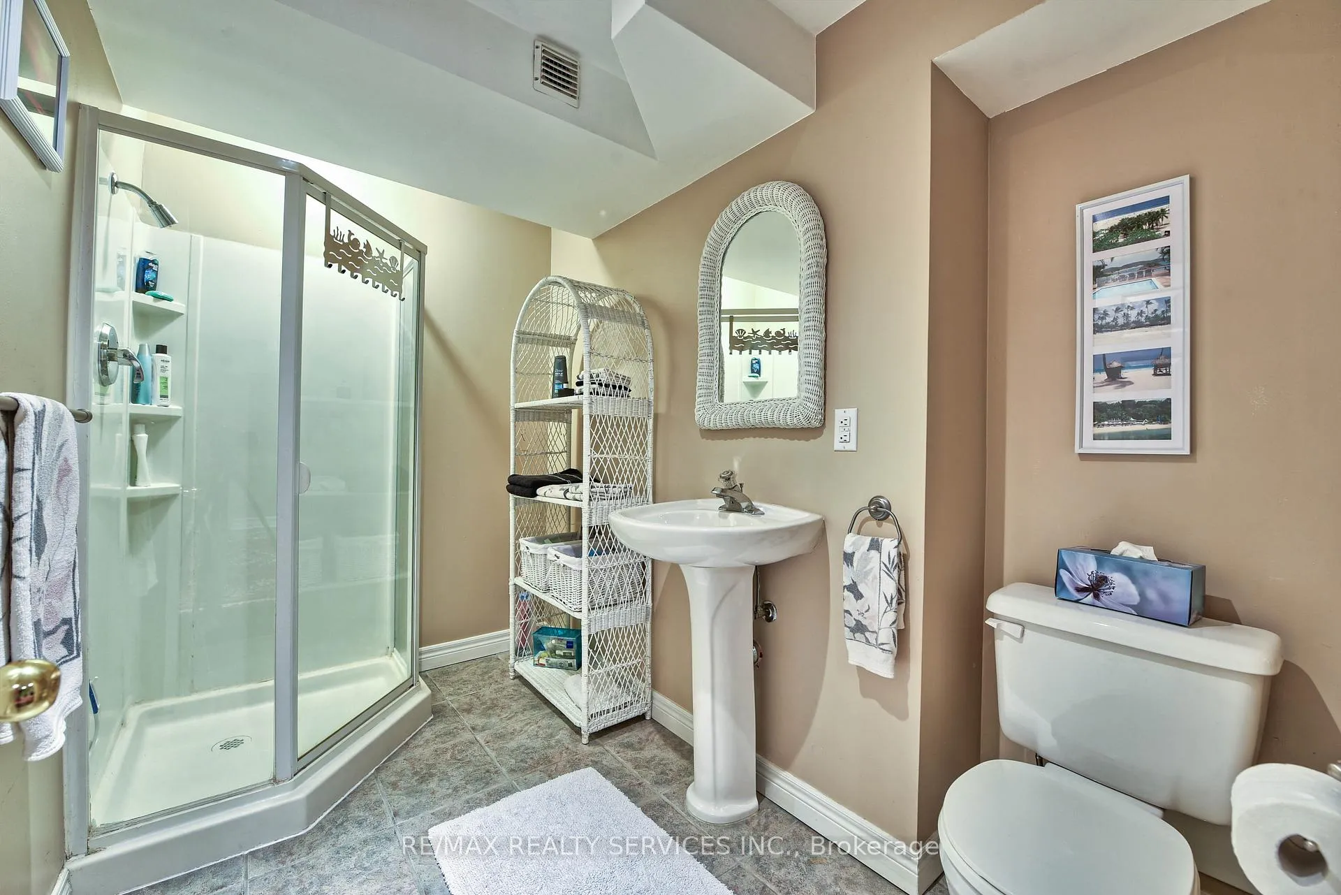 Photo 39 of 1 Daisy Court, Brampton, Snelgrove — HOMEH
