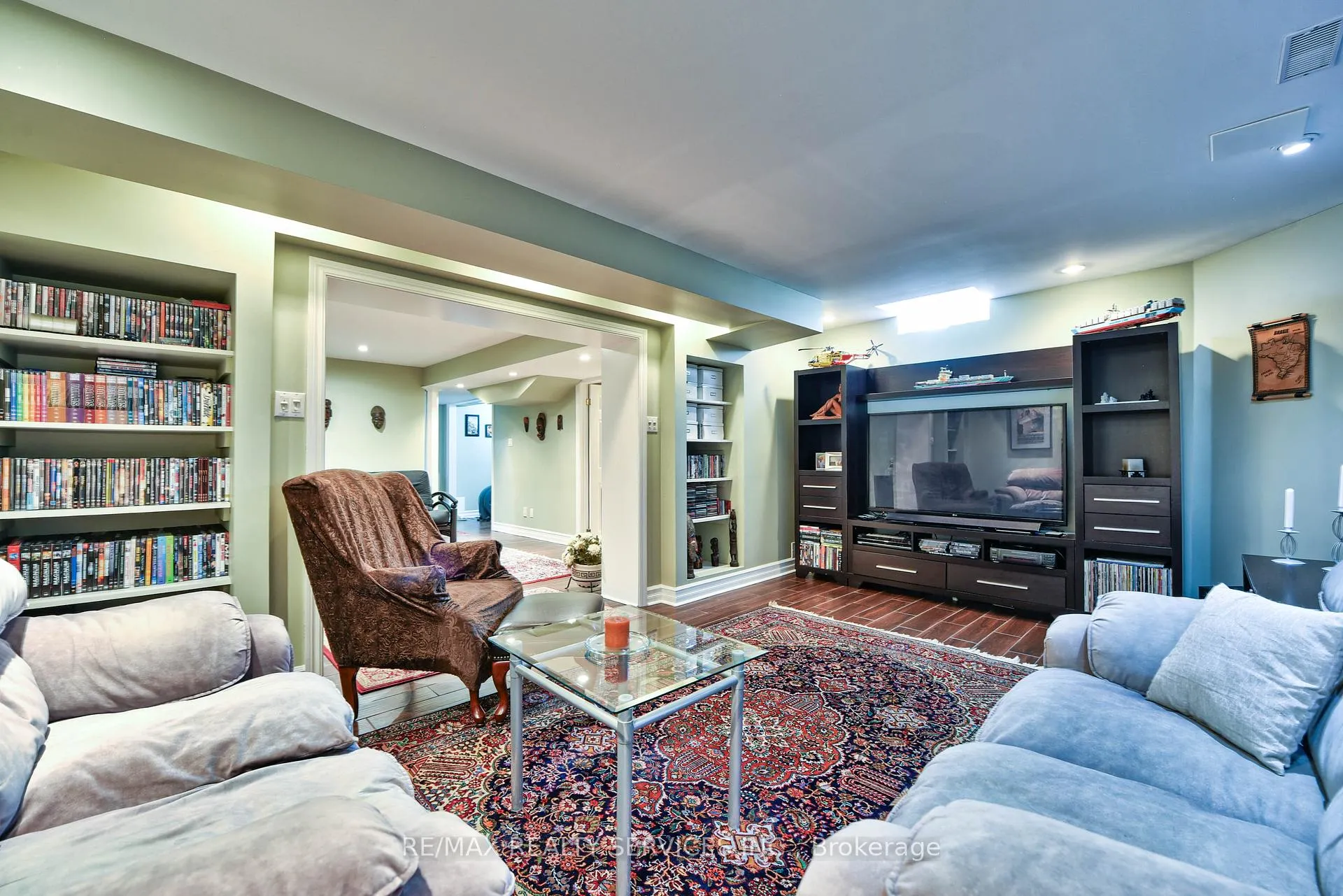 Photo 42 of 1 Daisy Court, Brampton, Snelgrove — HOMEH