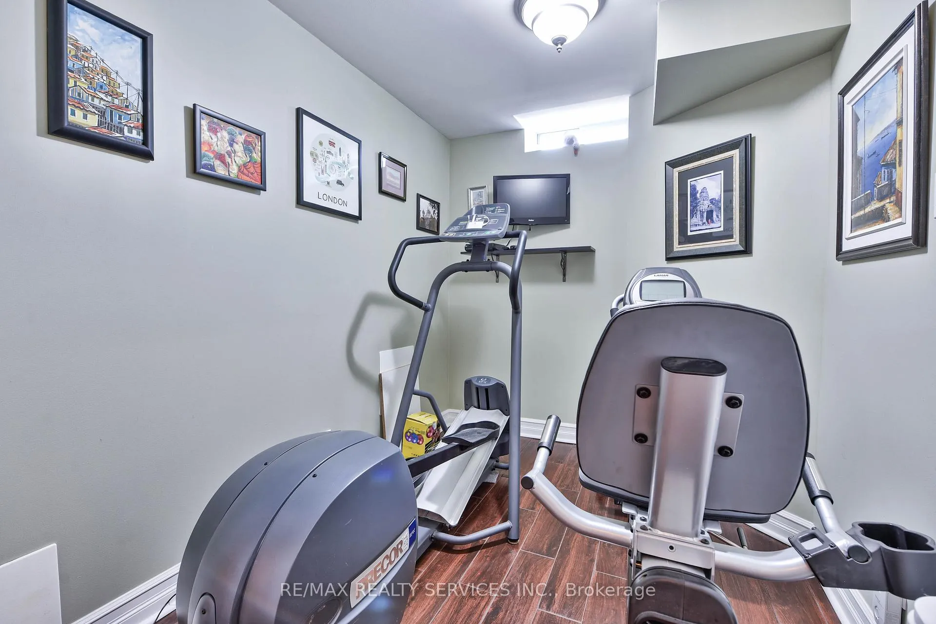 Photo 43 of 1 Daisy Court, Brampton, Snelgrove — HOMEH