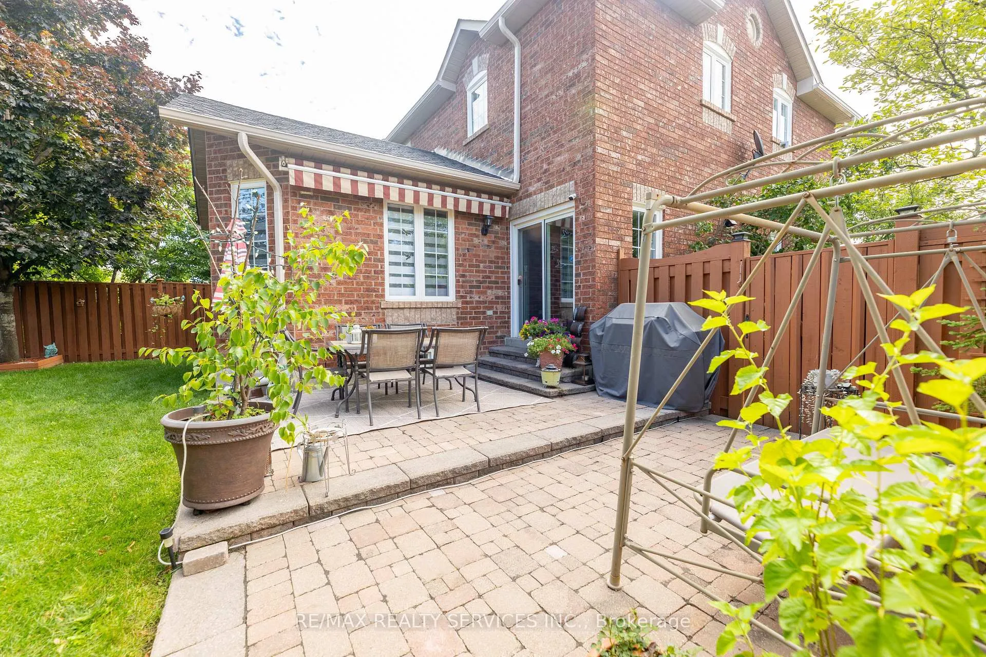Photo 45 of 1 Daisy Court, Brampton, Snelgrove — HOMEH