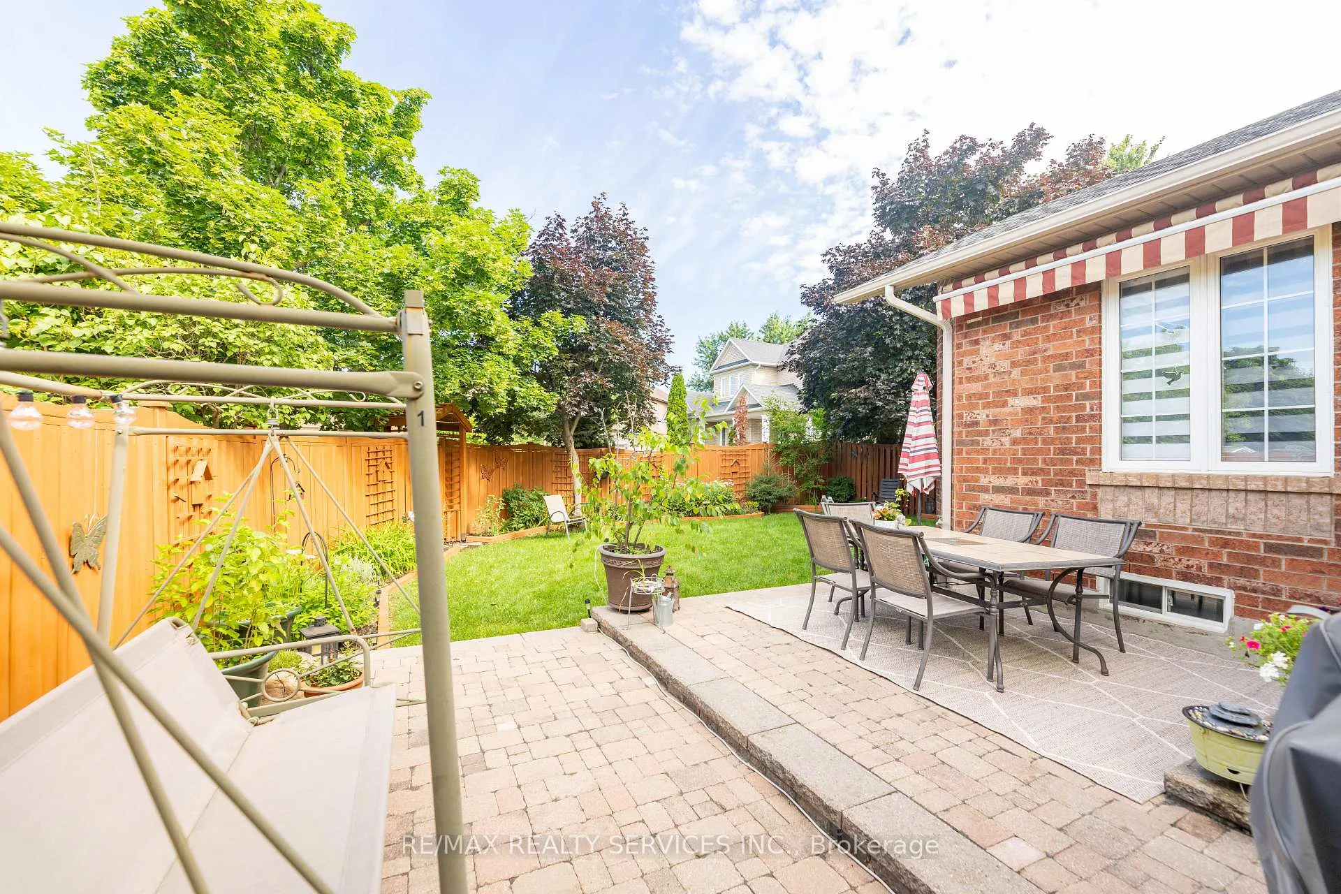 Photo 46 of 1 Daisy Court, Brampton, Snelgrove — HOMEH