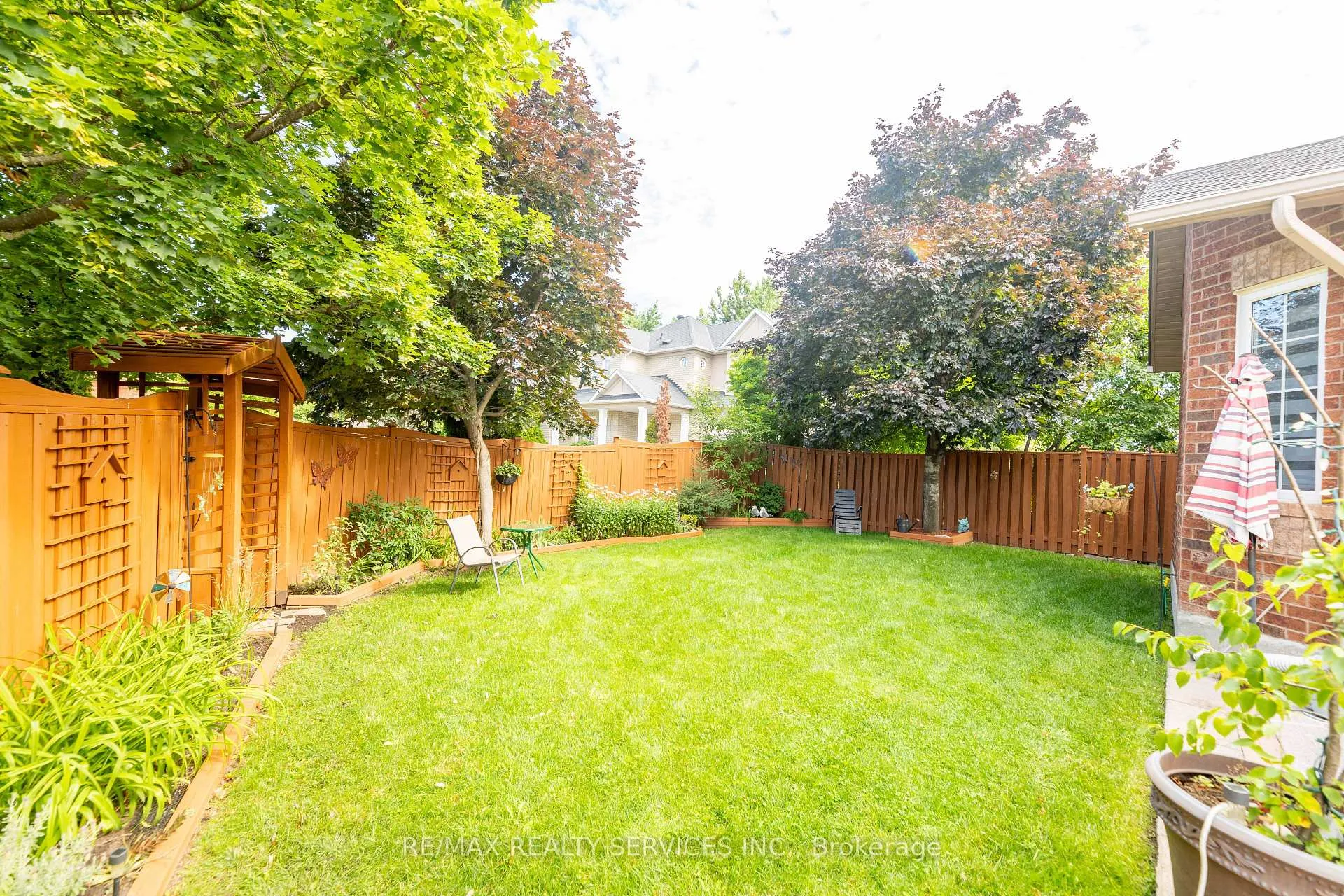 Photo 49 of 1 Daisy Court, Brampton, Snelgrove — HOMEH