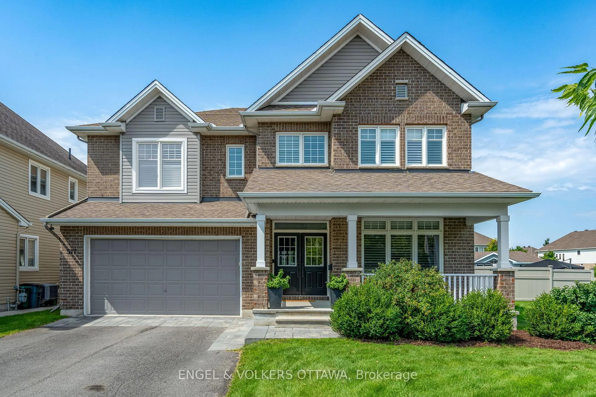 Front of 517 Golden Sedge Way