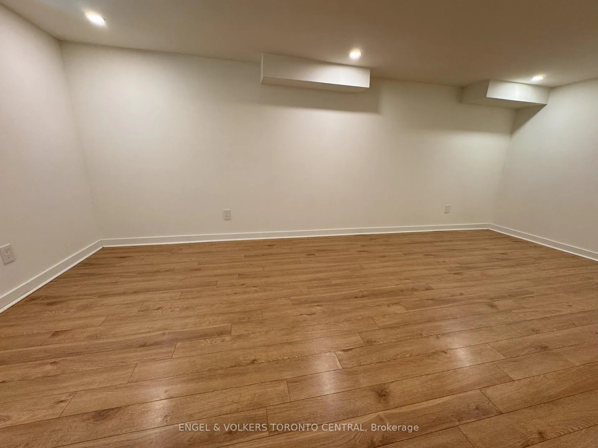 Photo 4 of Unit Basement, 6 Westview Boulevard, Toronto, O'Connor-Parkview — HOMEH