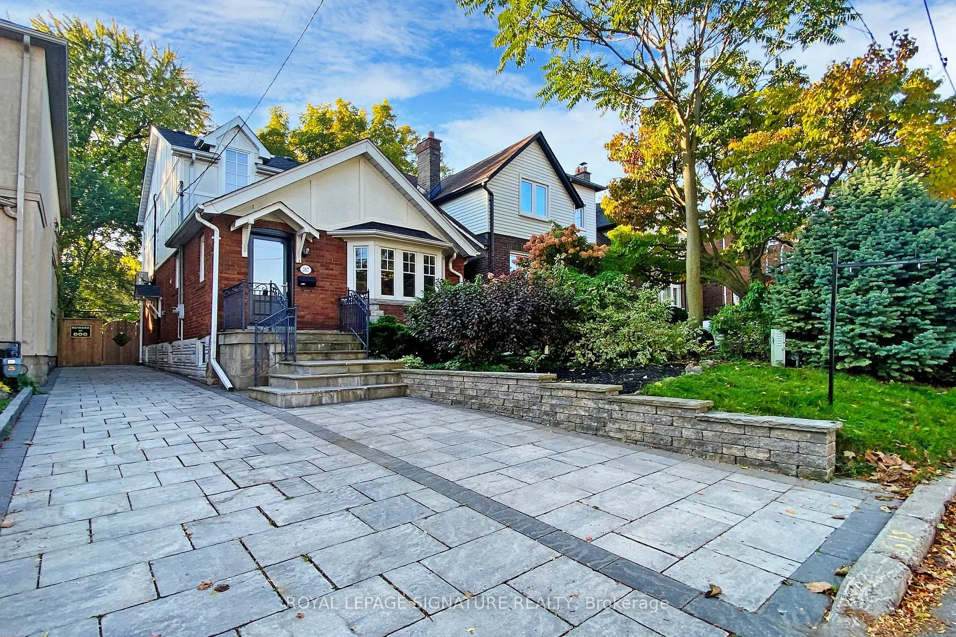 Front of 387 Old Orchard Grove