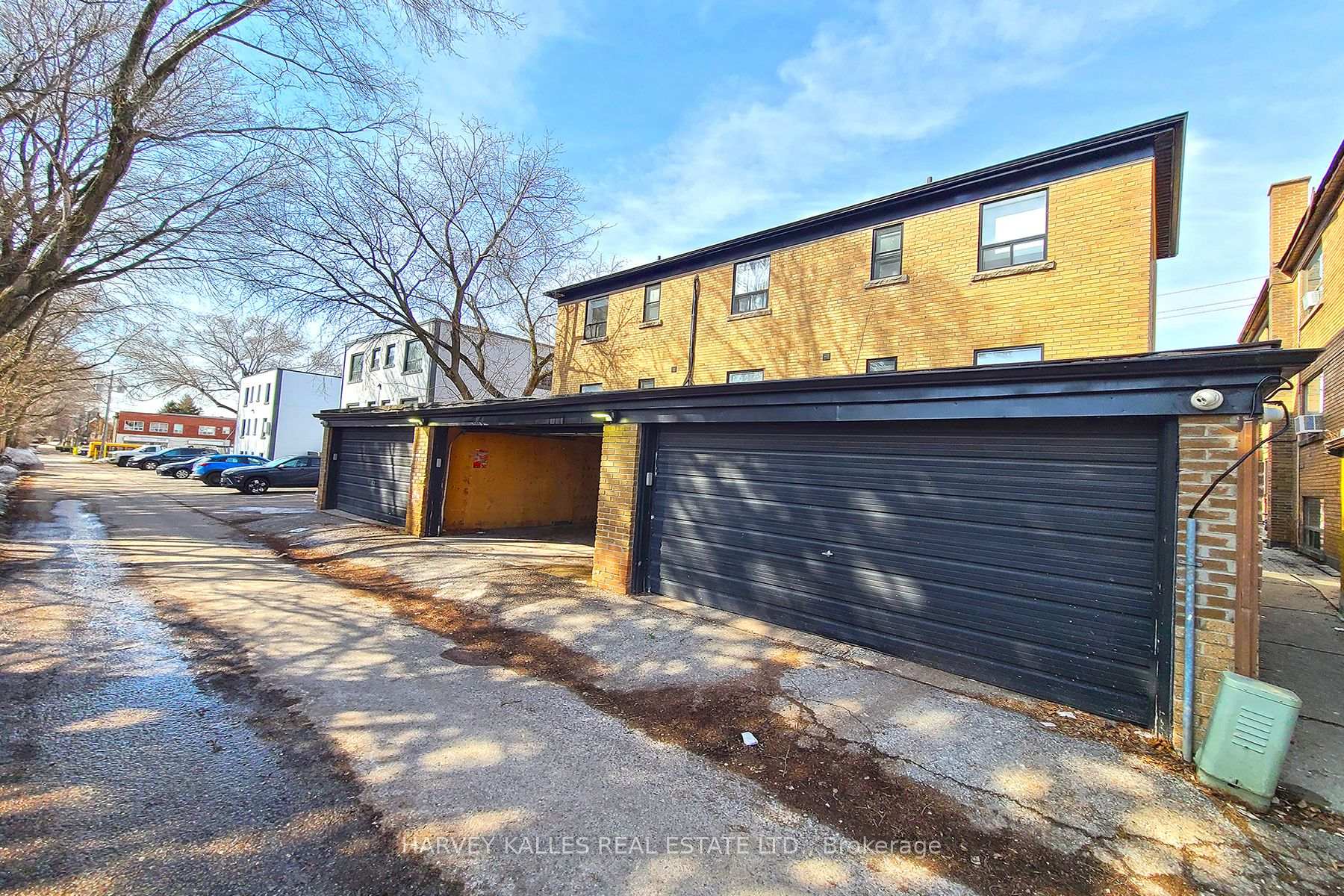 Photo 2 of Unit 10, 2901 St Clair Avenue E, Toronto, O'Connor-Parkview — HOMEH