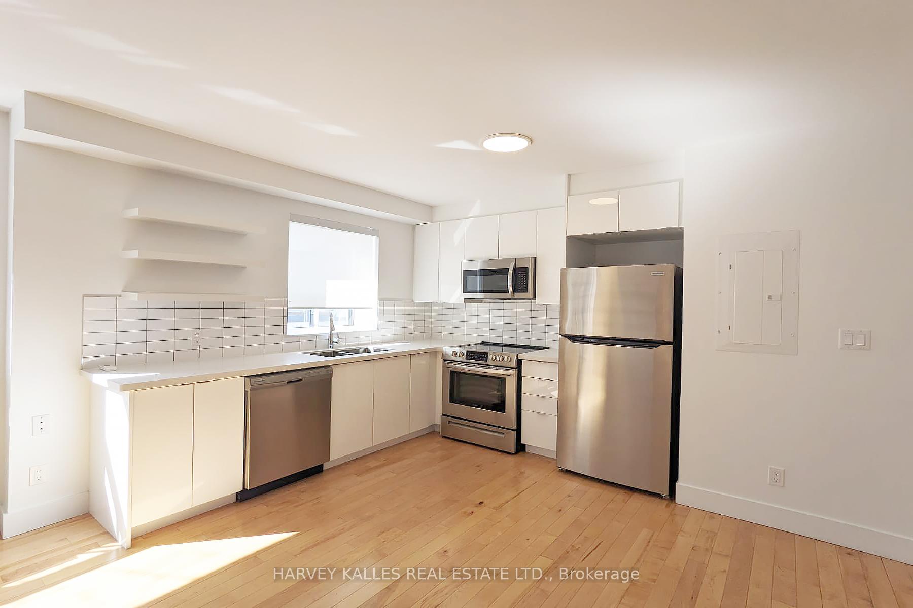 Photo 7 of Unit 10, 2901 St Clair Avenue E, Toronto, O'Connor-Parkview — HOMEH