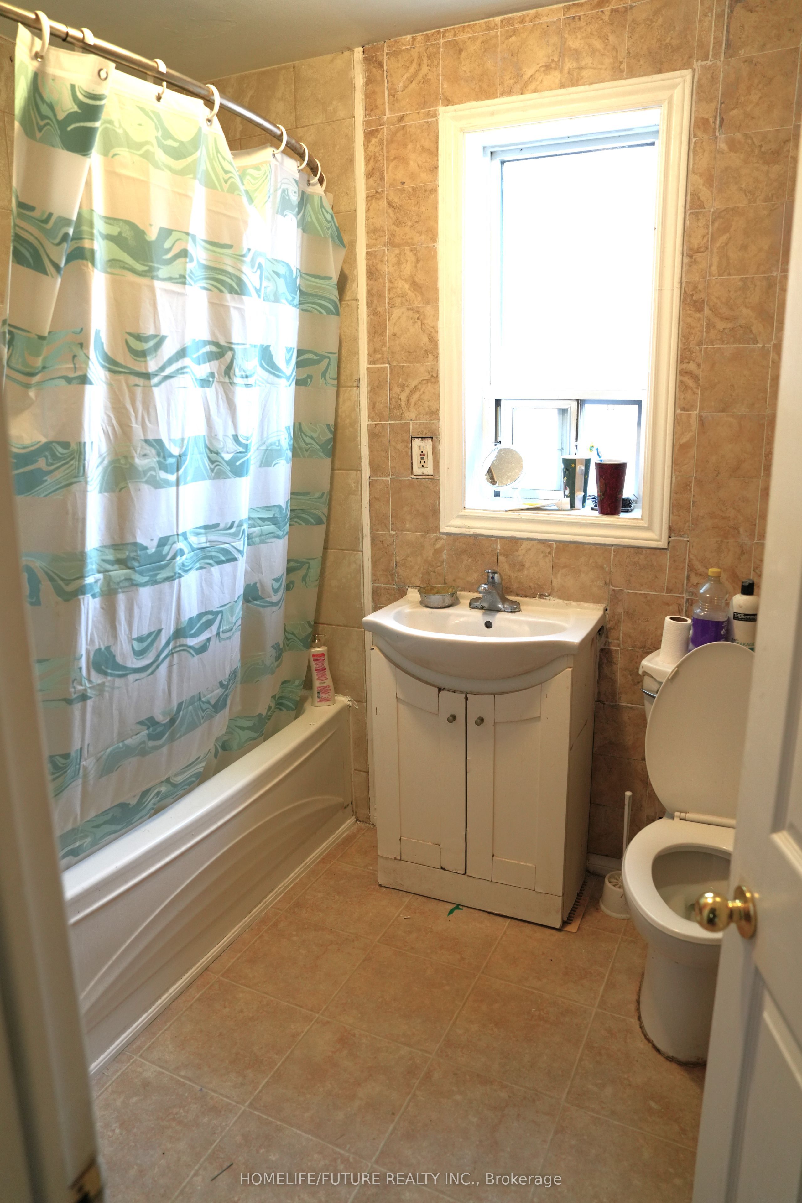 Photo 23 of 273 Haig Street, Oshawa, O'Neill — HOMEH