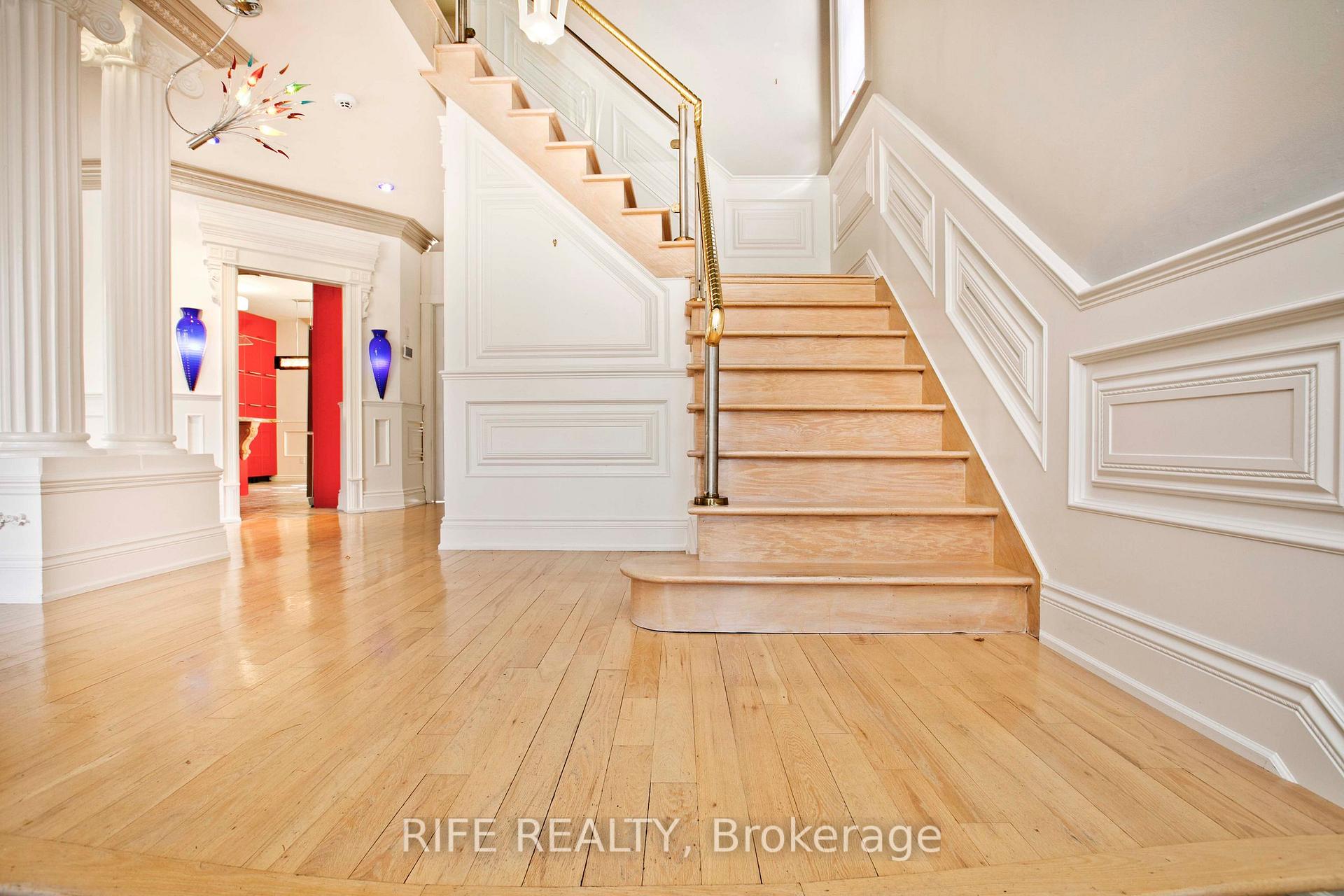 Photo 5 of 573 Old Orchard Grove, Toronto, Bedford Park-Nortown — HOMEH