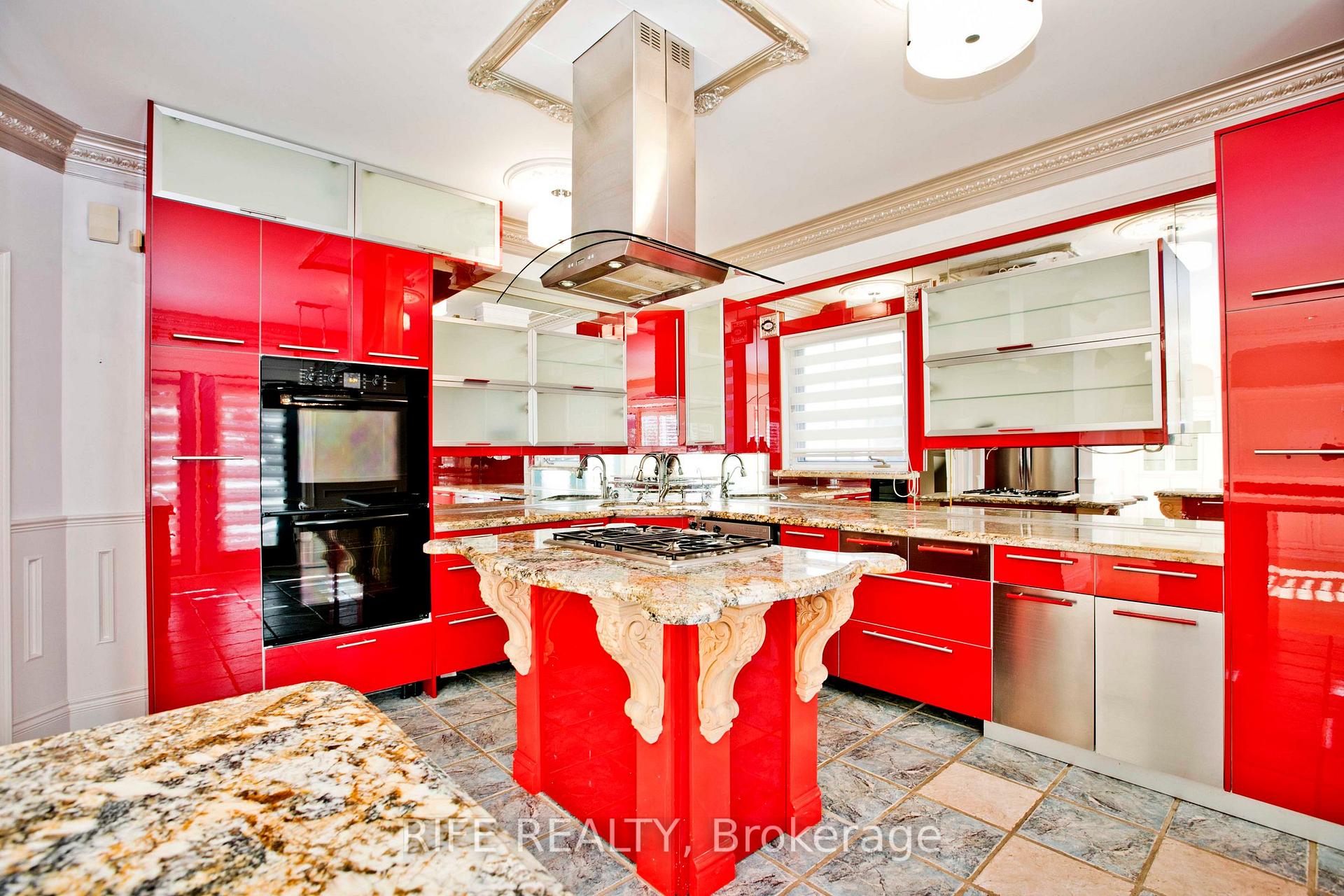 Photo 11 of 573 Old Orchard Grove, Toronto, Bedford Park-Nortown — HOMEH