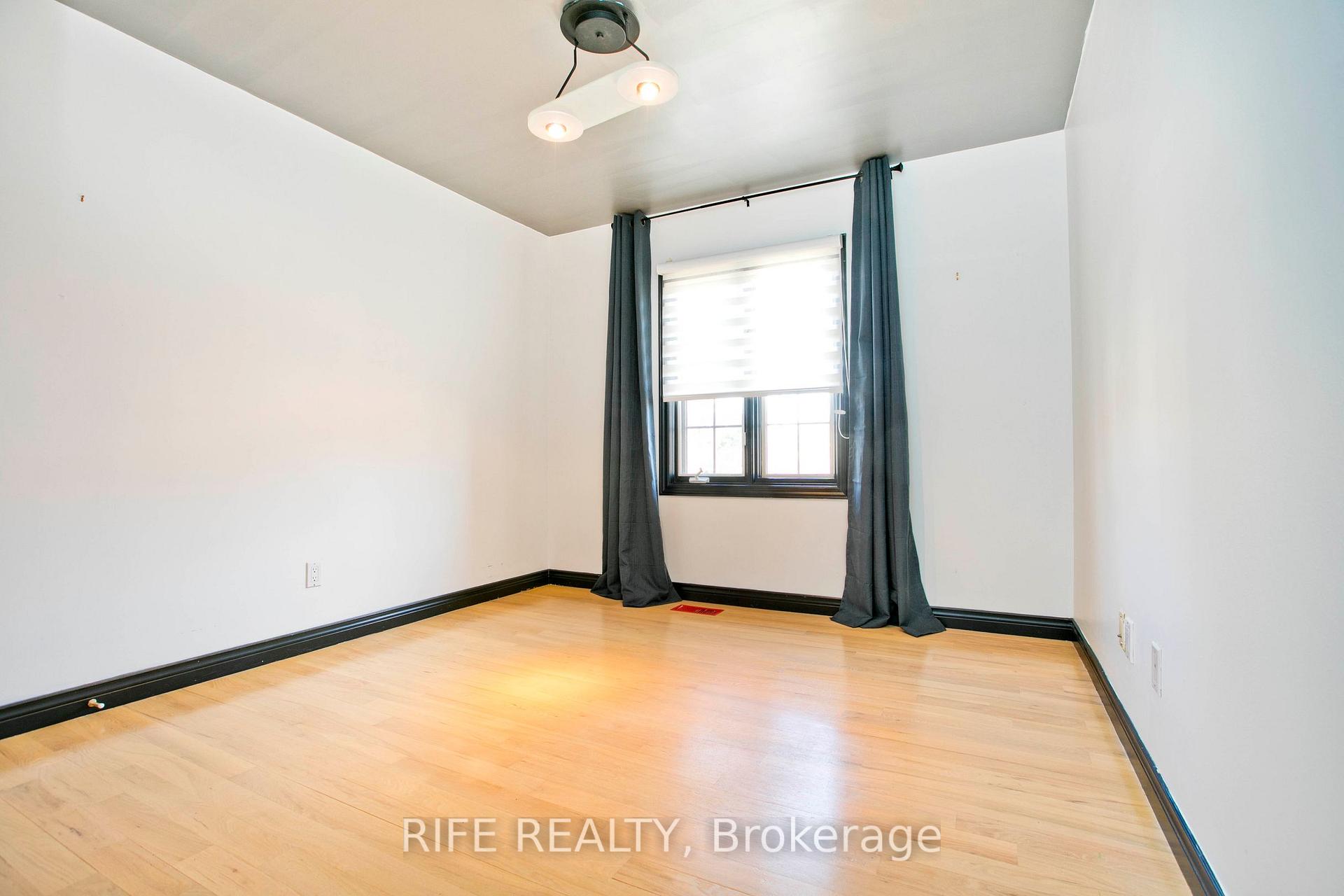 Photo 40 of 573 Old Orchard Grove, Toronto, Bedford Park-Nortown — HOMEH