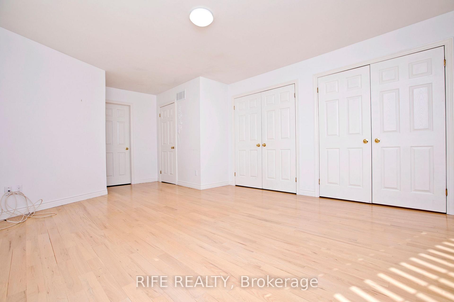 Photo 27 of 573 Old Orchard Grove, Toronto, Bedford Park-Nortown — HOMEH