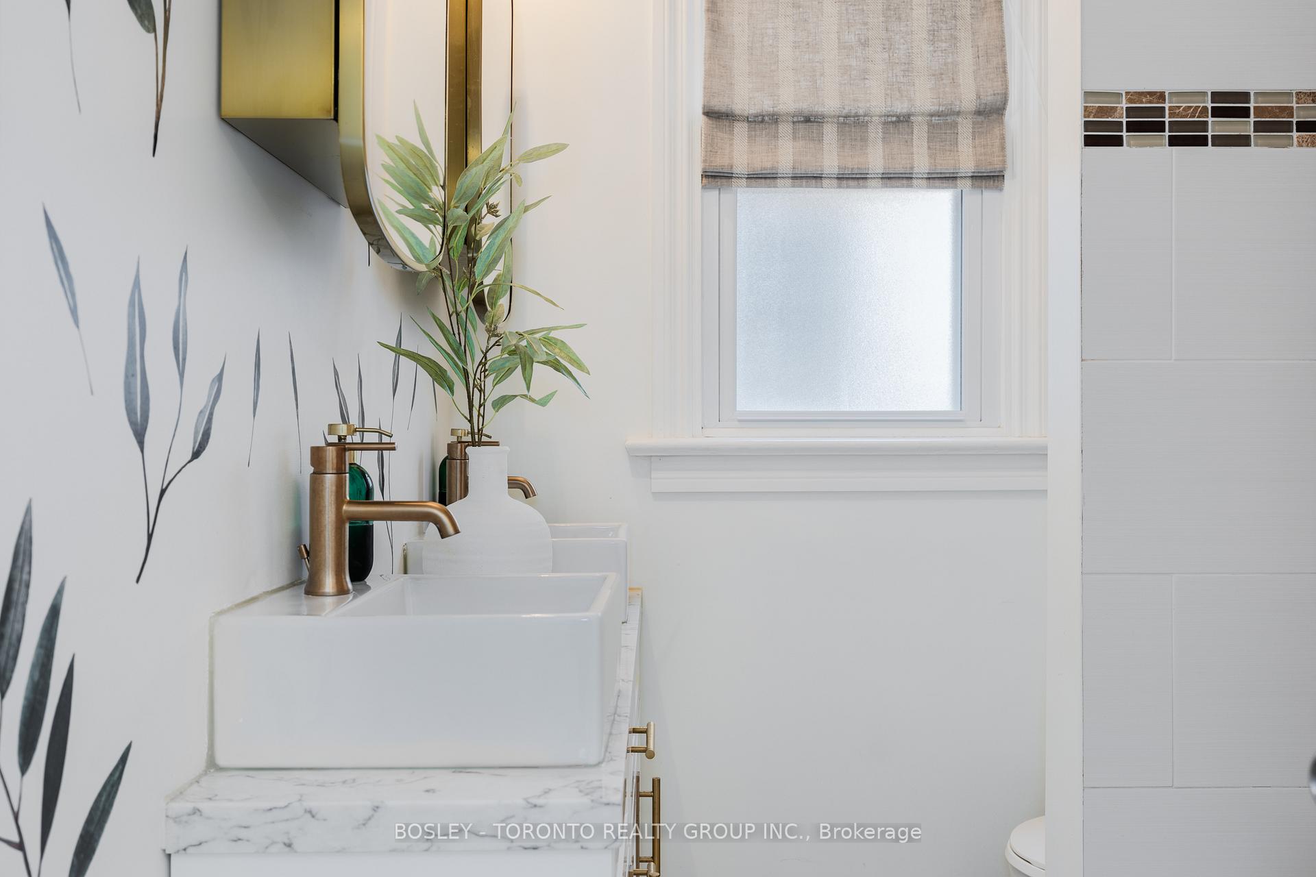 Photo 27 of 96 Gillard Avenue, Toronto, Greenwood-Coxwell — HOMEH