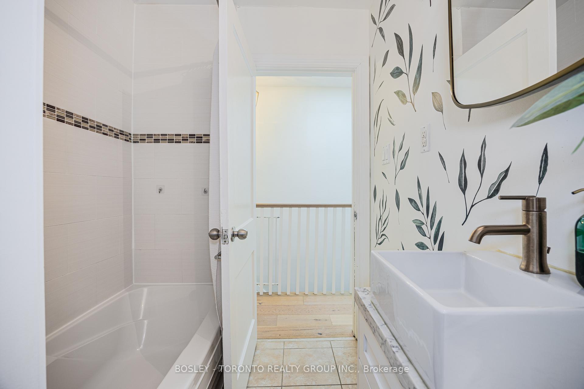 Photo 28 of 96 Gillard Avenue, Toronto, Greenwood-Coxwell — HOMEH